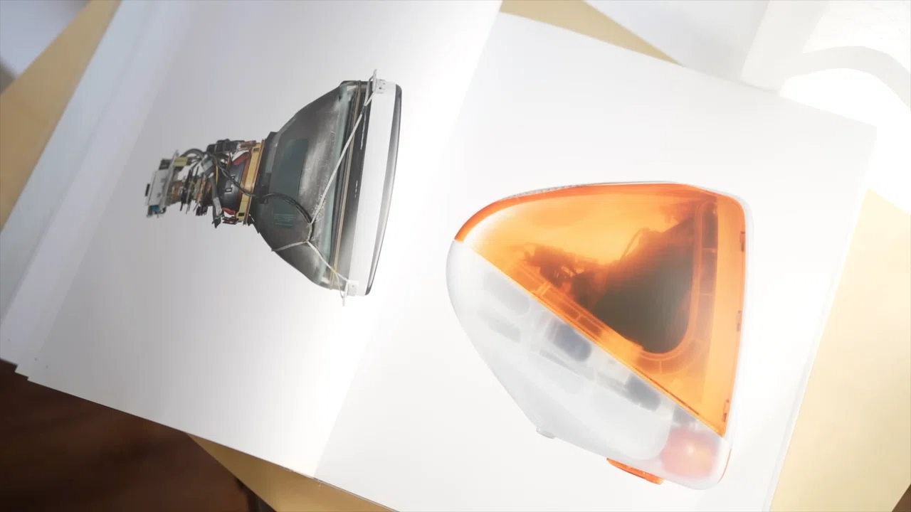Appleの物撮り”に学ぶ。プロダクト撮影の究極美学— 「Designed by Appleの物撮り”に学ぶ。プロダクト撮影の究極美学— 「Designed by