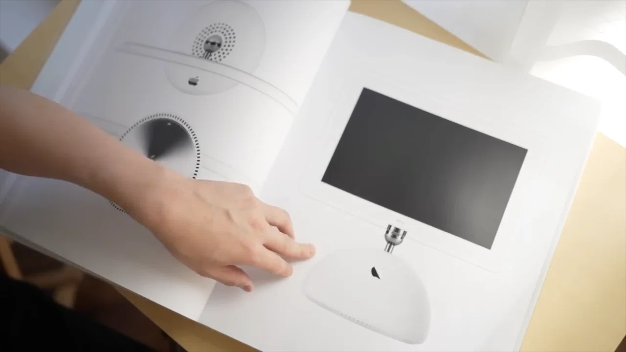 Appleの物撮り”に学ぶ。プロダクト撮影の究極美学— 「Designed by Appleの物撮り”に学ぶ。プロダクト撮影の究極美学— 「Designed by