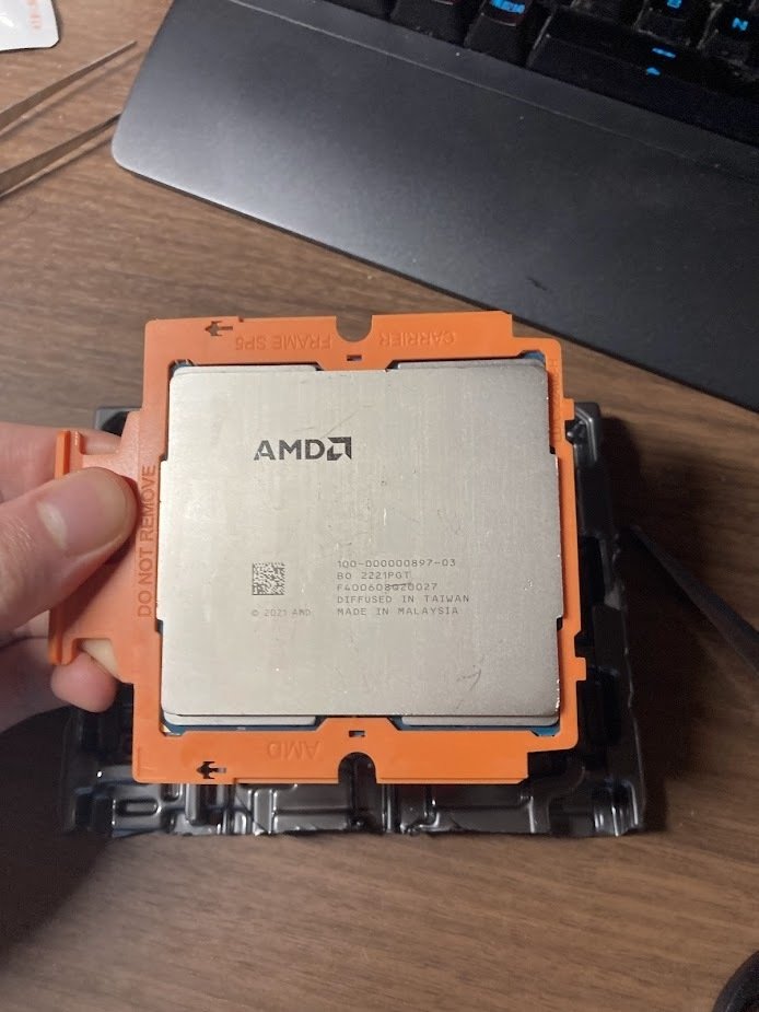 EPYC 7502 QS. エンジニアリングサンプル EPYC 7502 QS. エンジニアリングサンプル