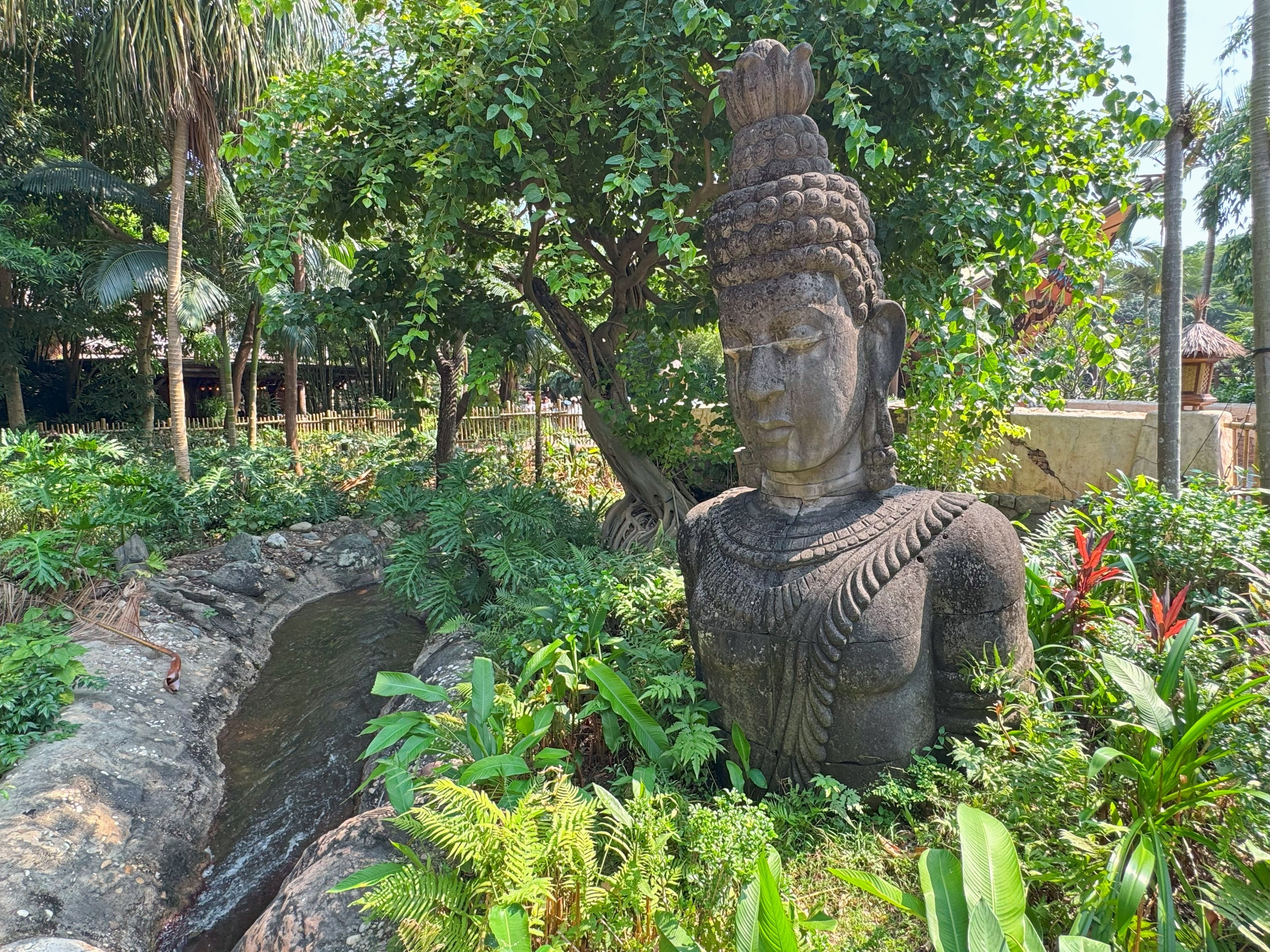 カメラと旅⌇【香港】香港版のビッグサンダー・マウンテン（2024.10 ⑩