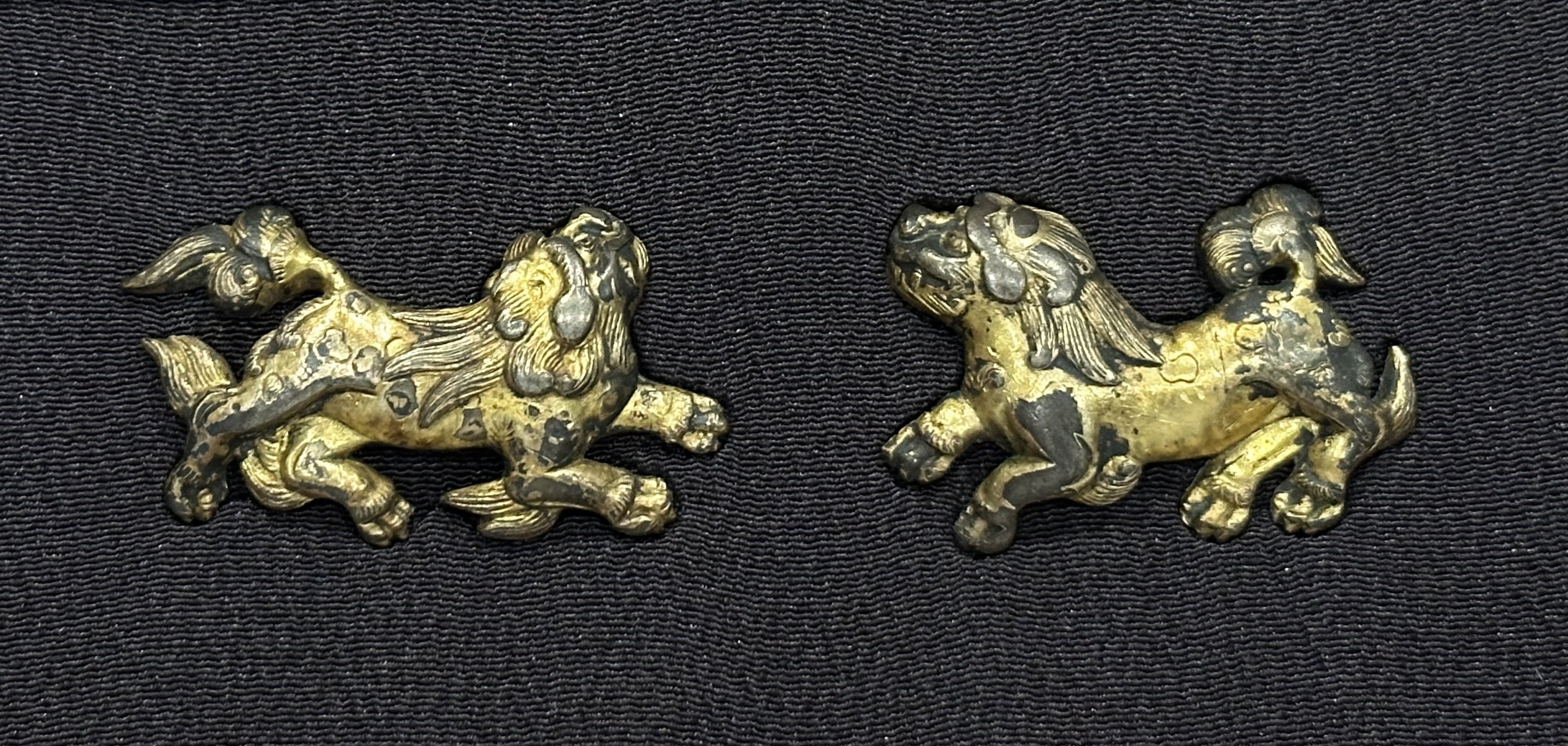 蝦夷目貫⑪ 一匹獅子目貫（四分一地） 2つ根構造における新発見？｜刀