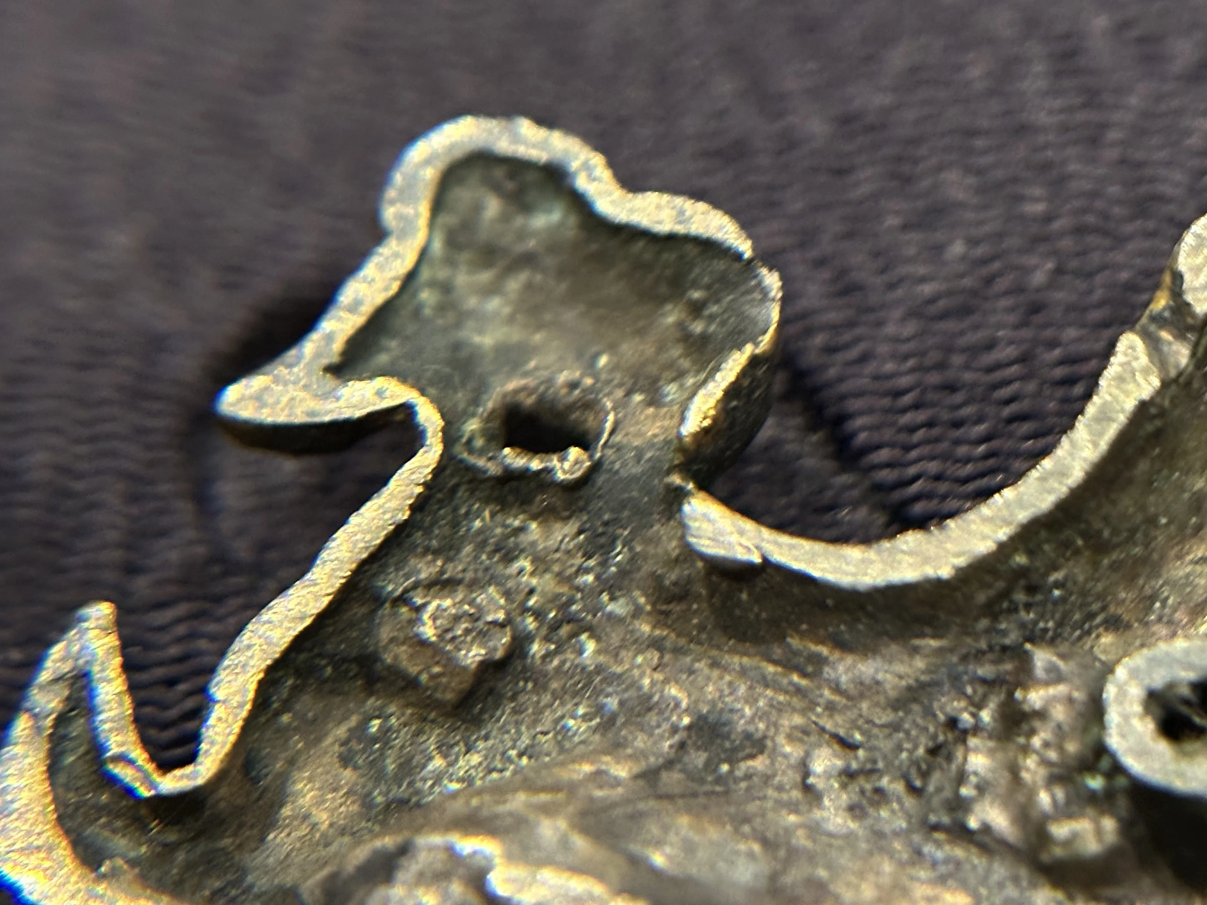 蝦夷目貫⑪ 一匹獅子目貫（四分一地） 2つ根構造における新発見？｜刀