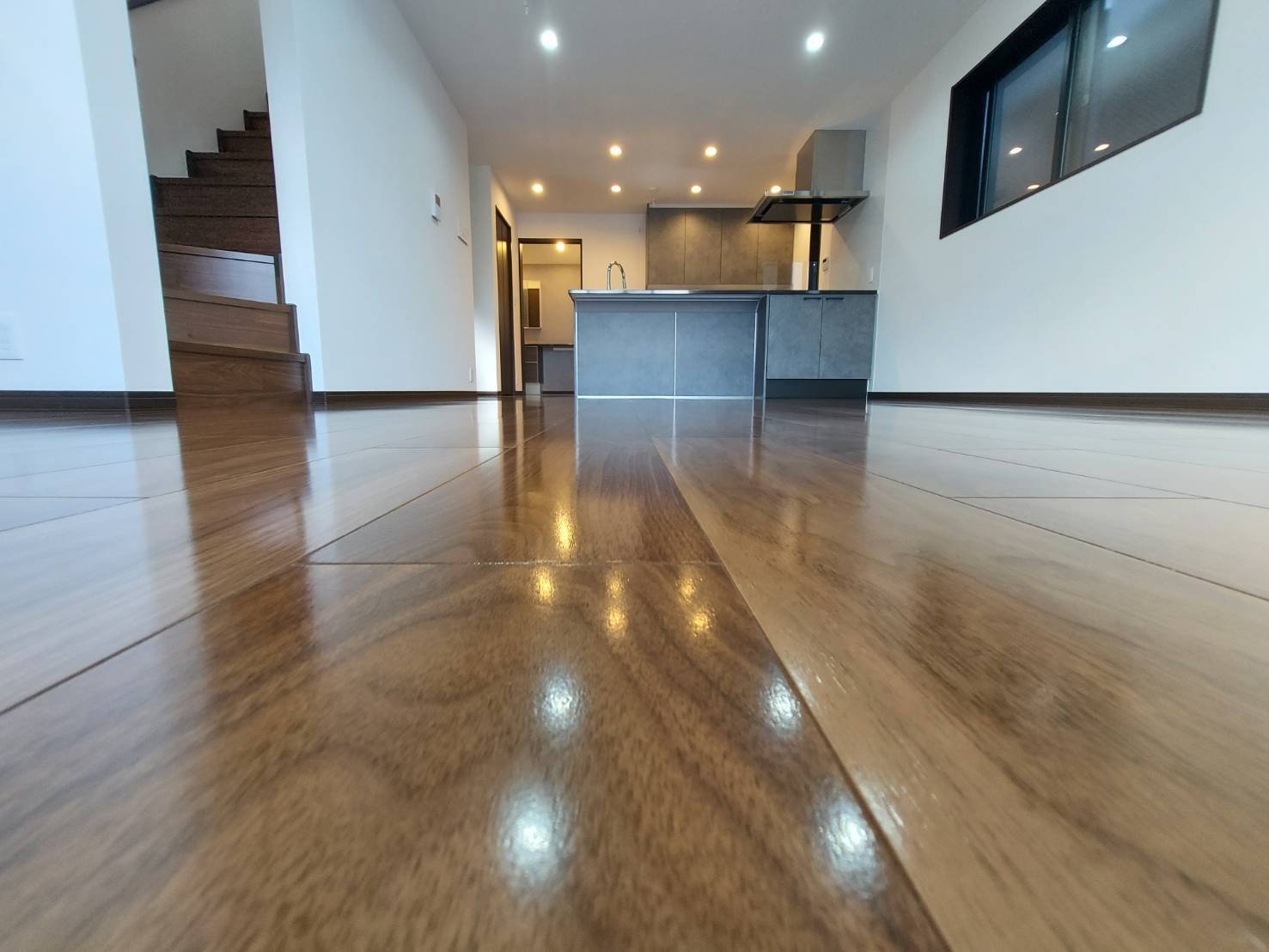 新築の床、傷だらけになる前に！入居前にやっておきたいフロア