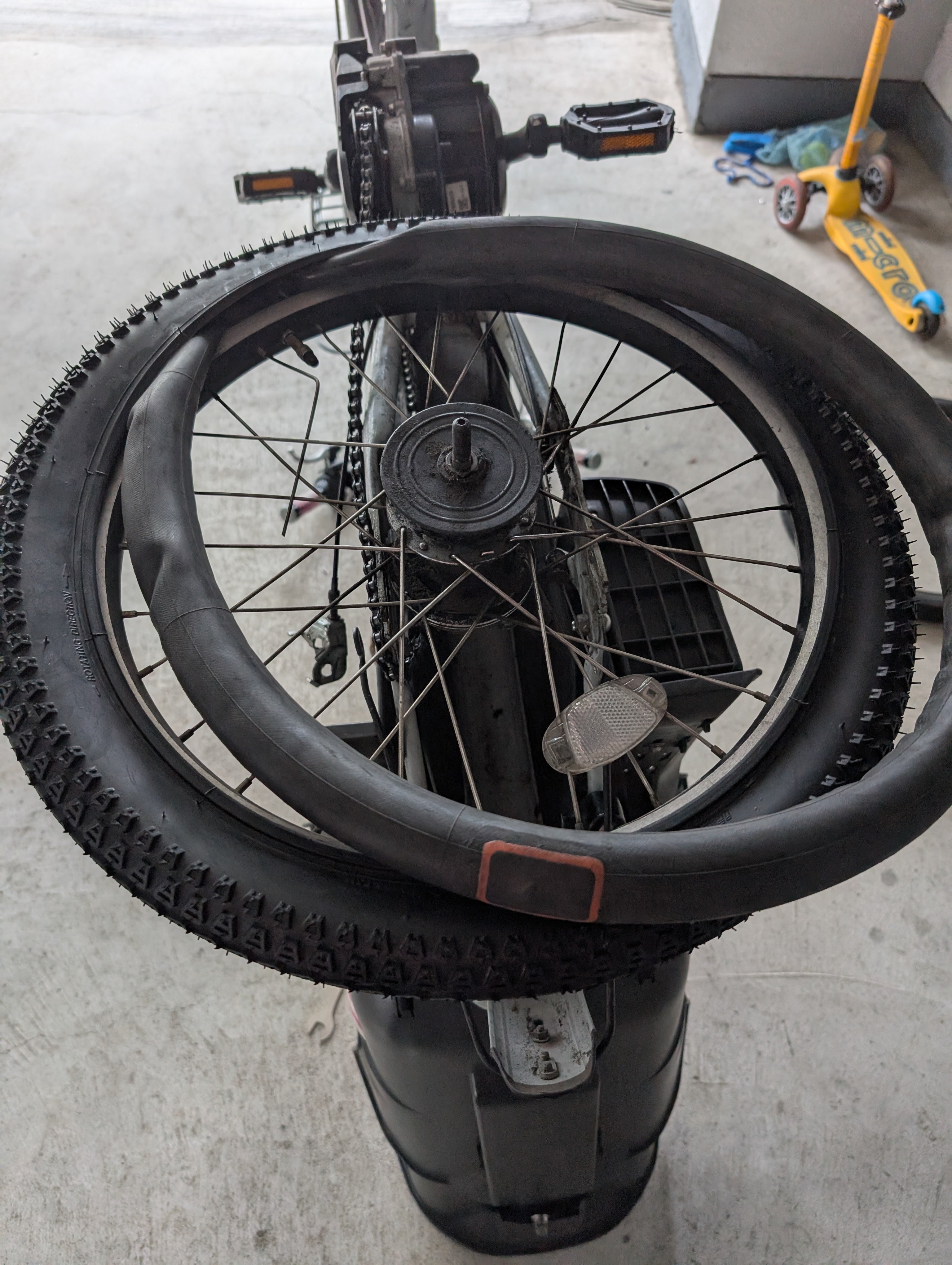 節約DIY】電動アシスト自転車の後輪タイヤ交換、業者に頼まず