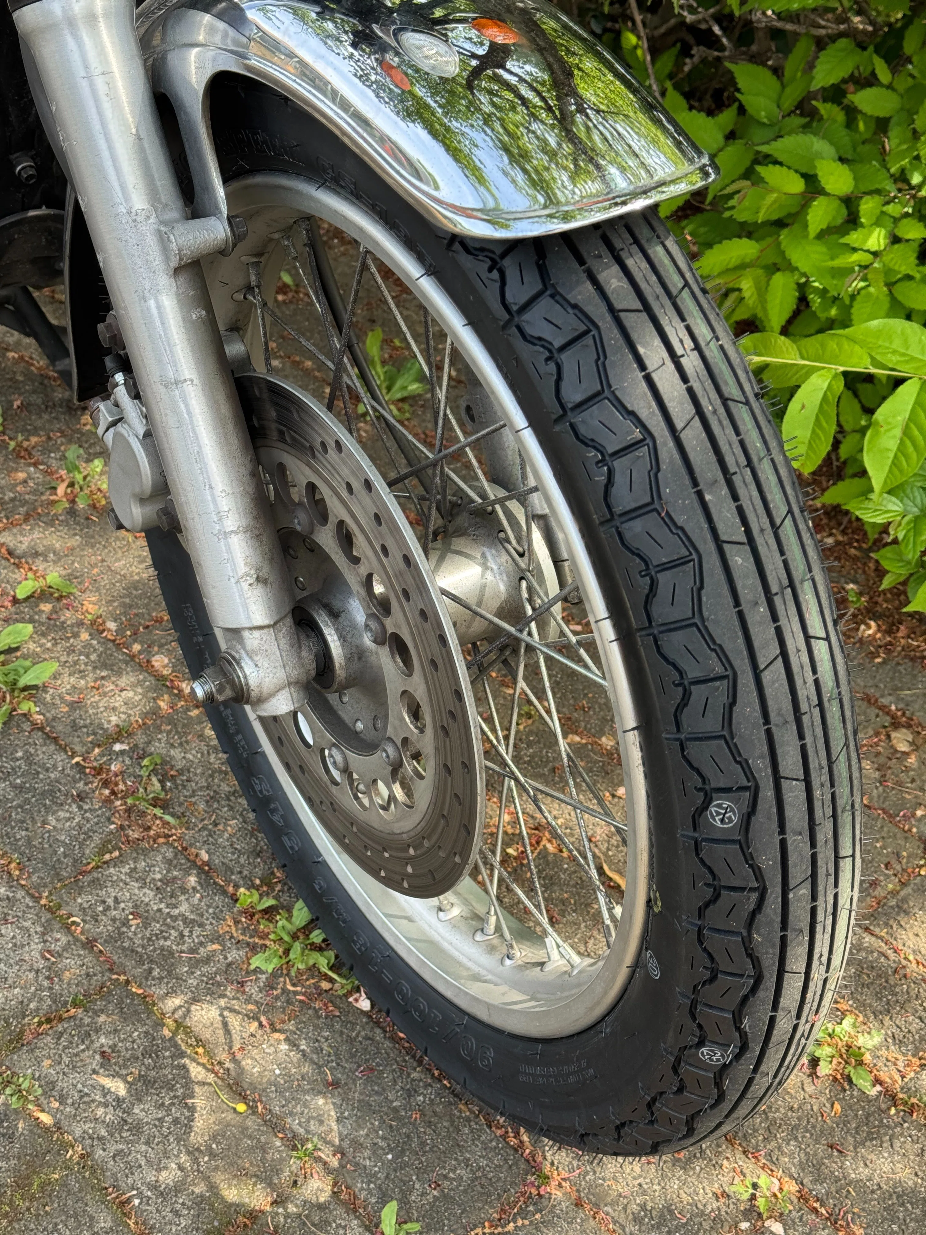 バイクのタイヤを換えた｜MAE