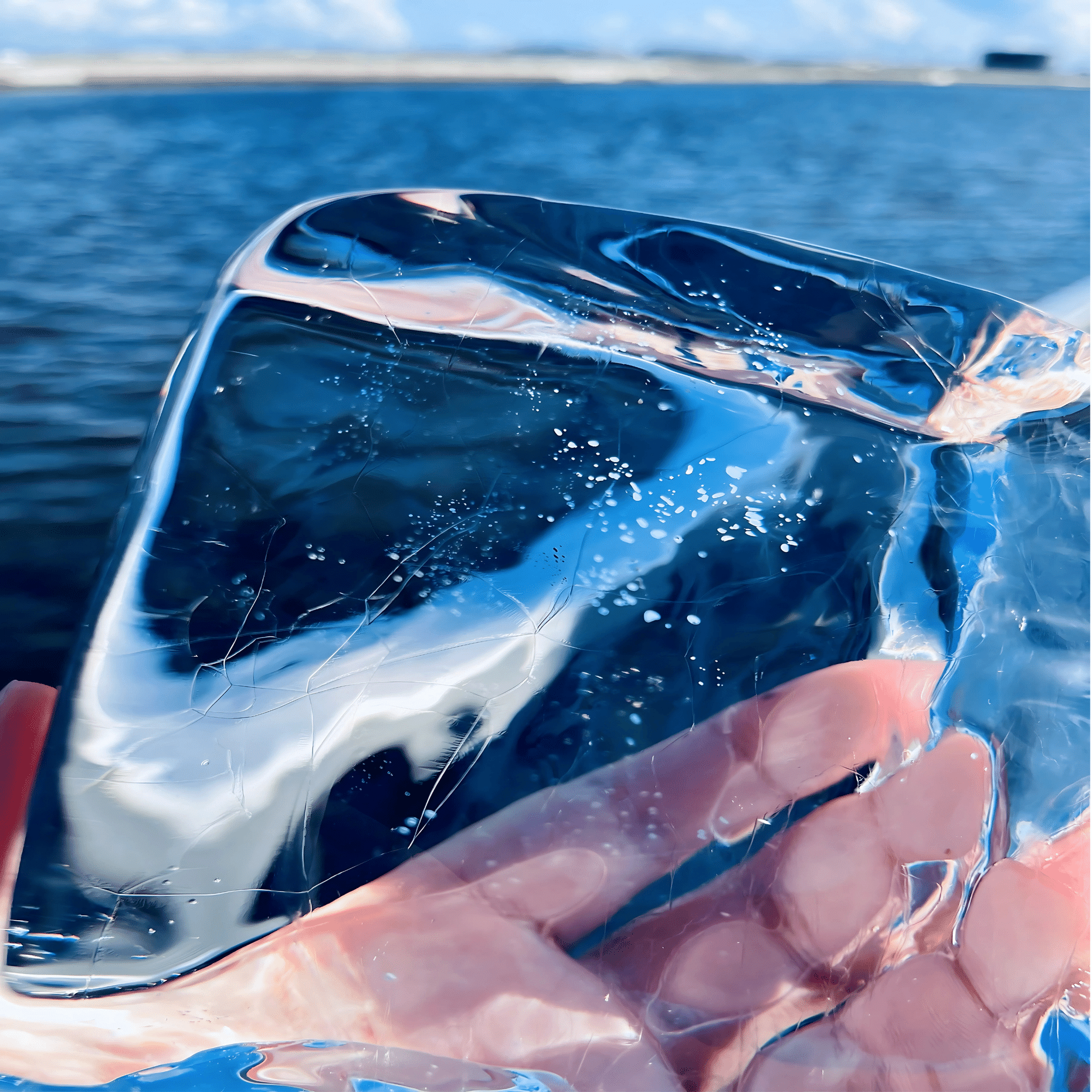 濁った水が透明な氷に！？「氷華スタジオ」が出会ったフシギな現象