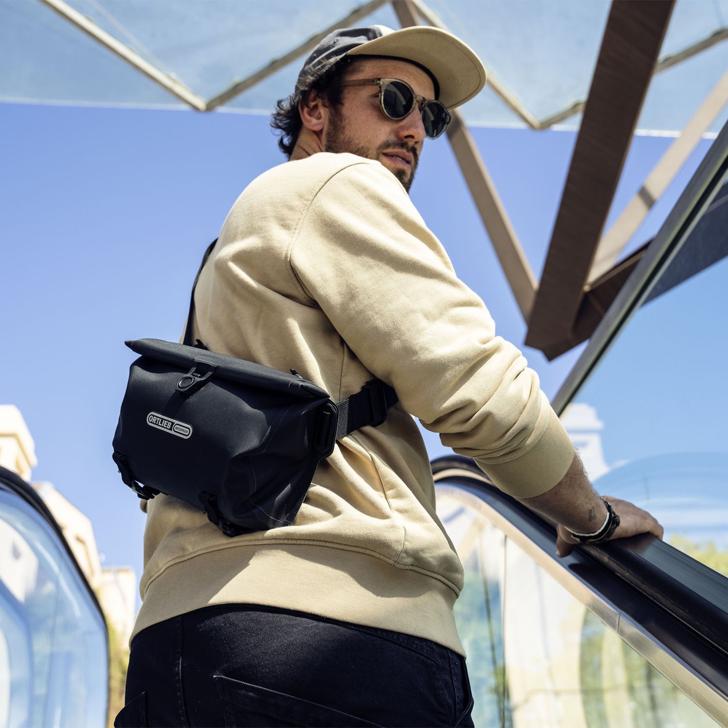 街と自然をつなぐ、ちょうどいい相棒。ORTLIEB VELO SLINGのある日常