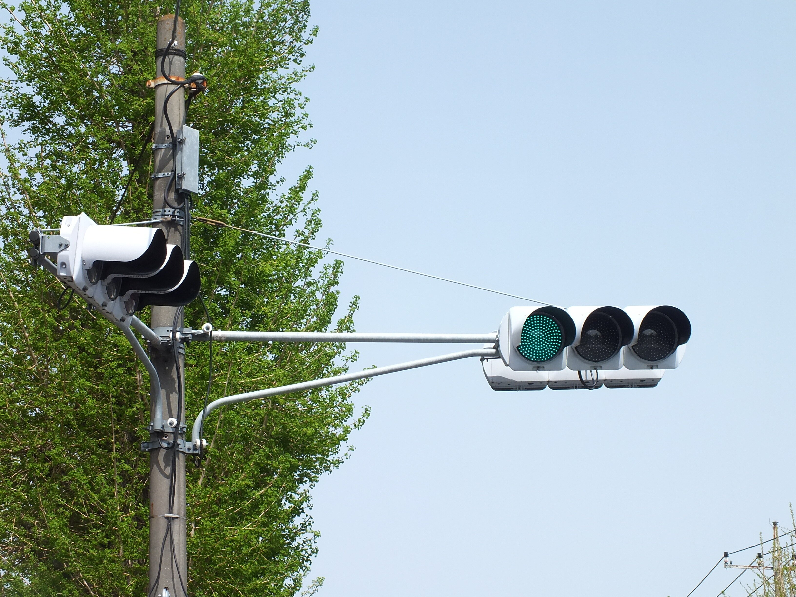 前橋-273】前橋市総社町総社にある6基の小糸TK2と8基の信号電材低