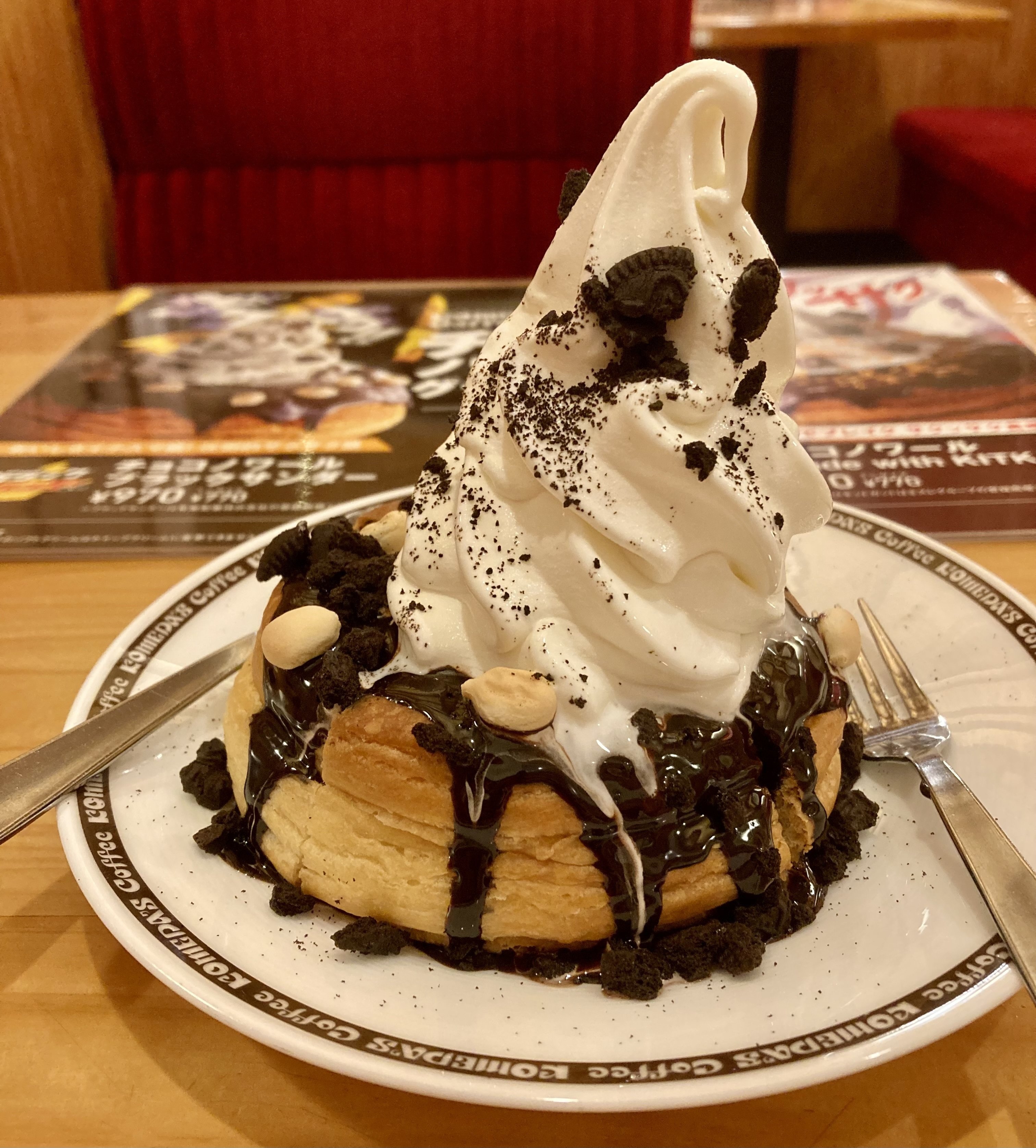 コメダ珈琲店】チョコノワール対決！ブラックサンダーVSキット