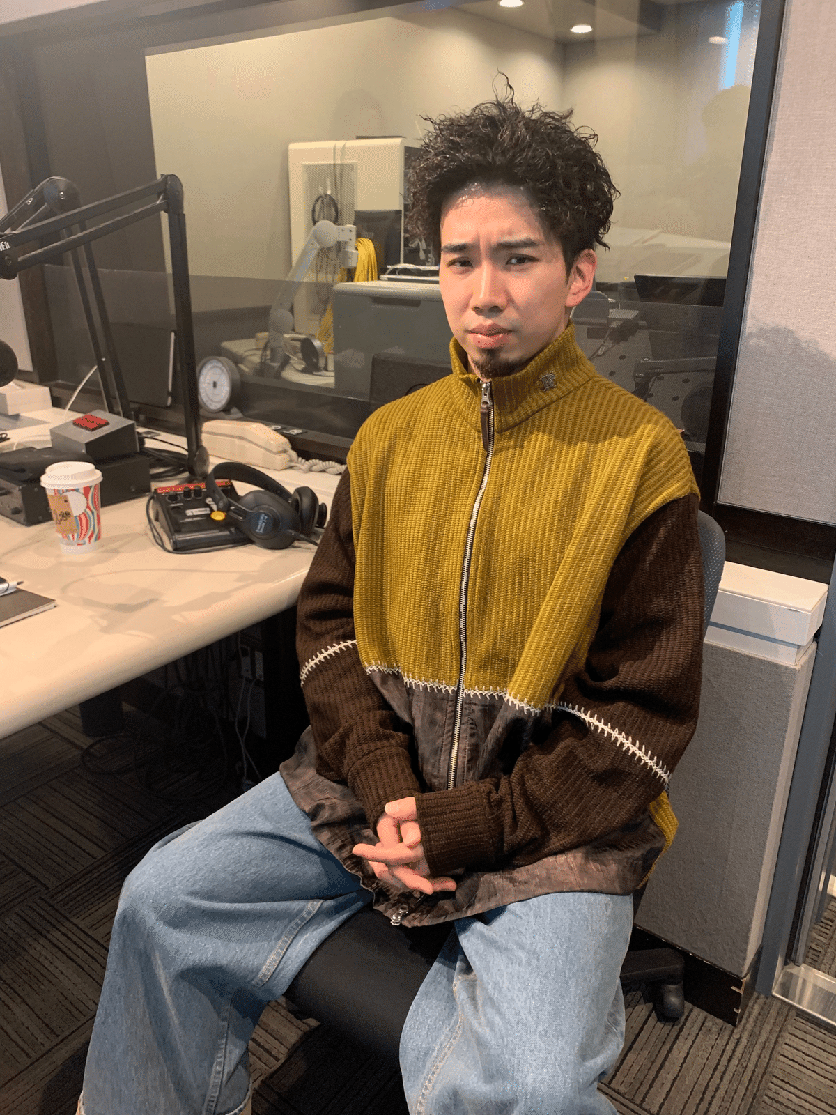 新井和輝着用 SEVEN BY SEVEN スエードジャケット king gnu King Gnu