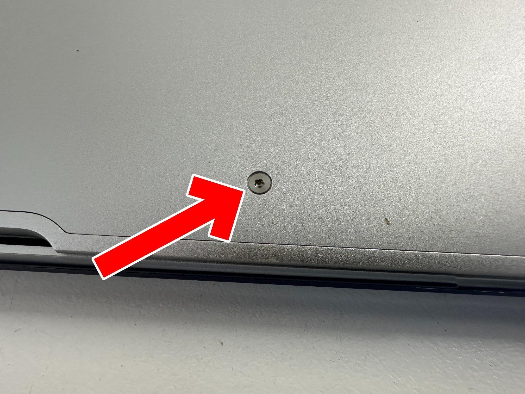 MacBook Air 13inch(2015/A1466)の電池交換を12980円で対応中