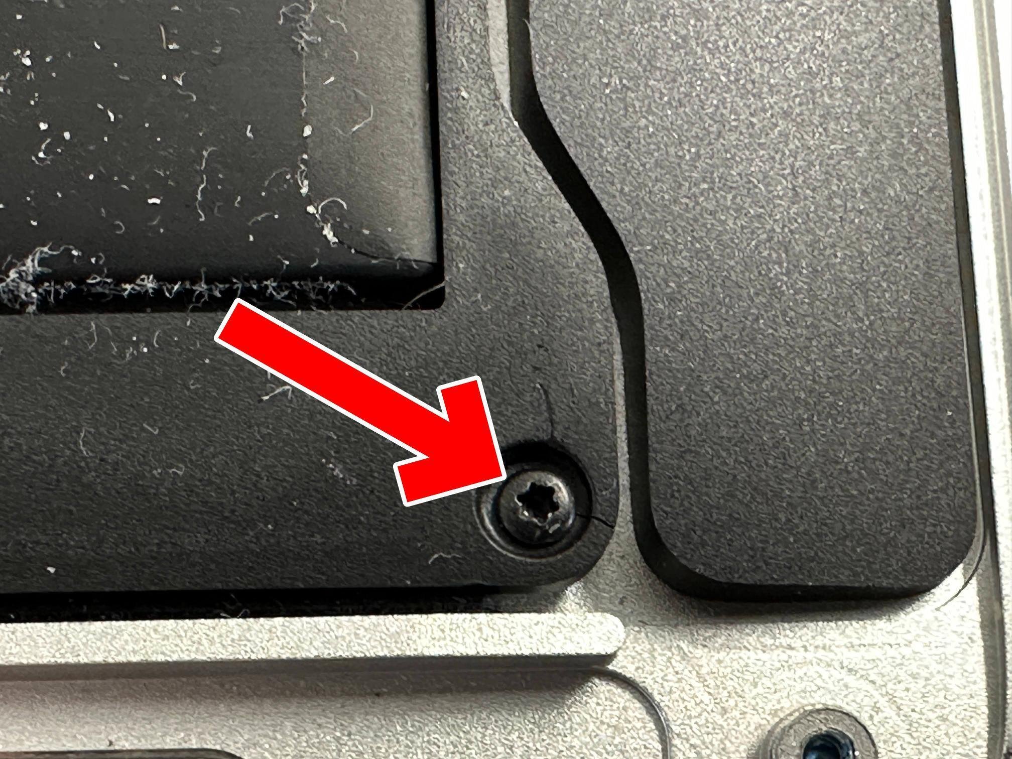 MacBook Air 13inch(2015/A1466)の電池交換を12980円で対応中