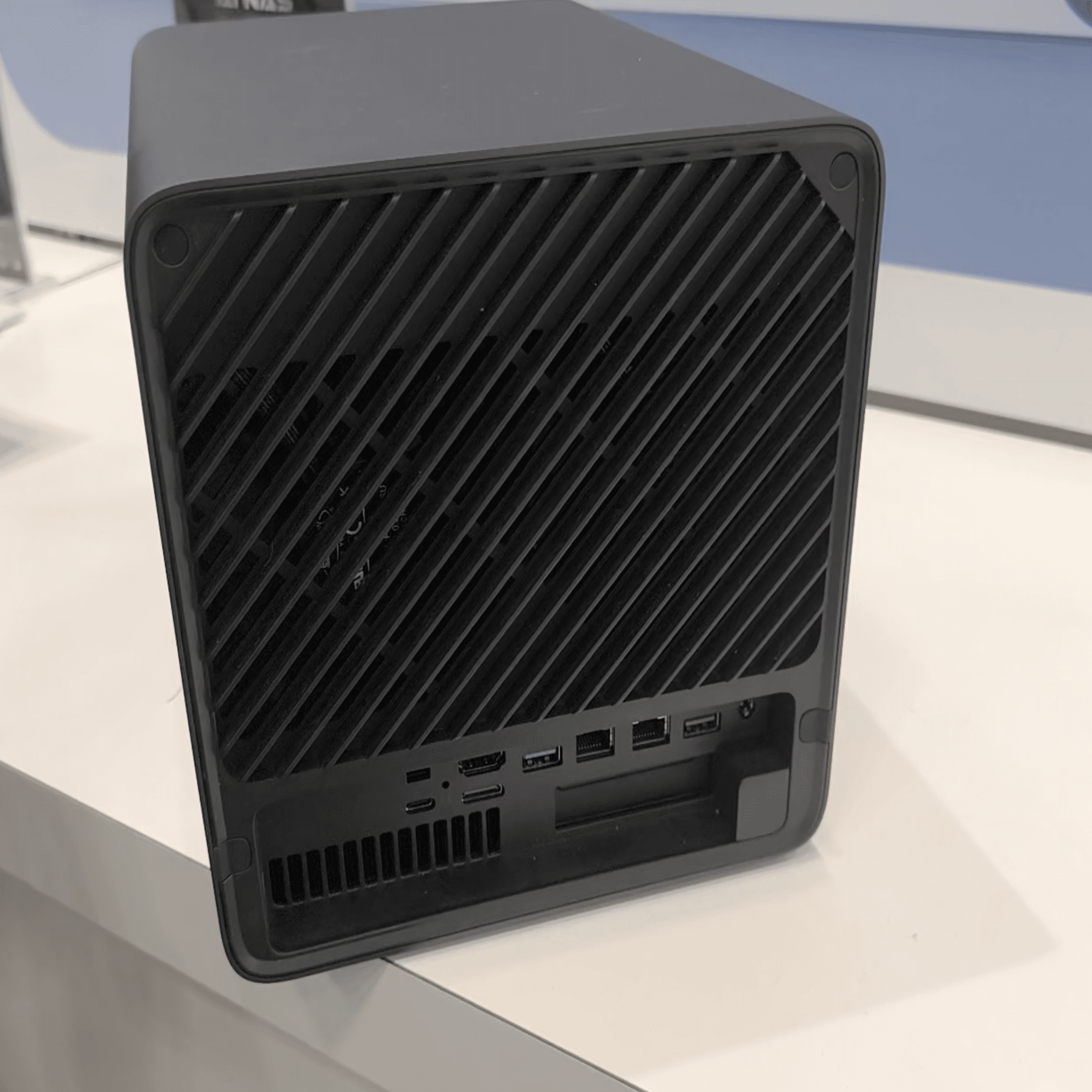 PCIE2つのM-ATXマザー】Minisforumの新製品【RTX5060ミニPC】｜重藤 六