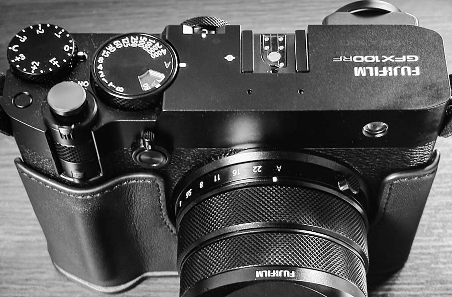 GFX100RF用レザーケースとサムグリップ｜borichan | 旅するカメラ