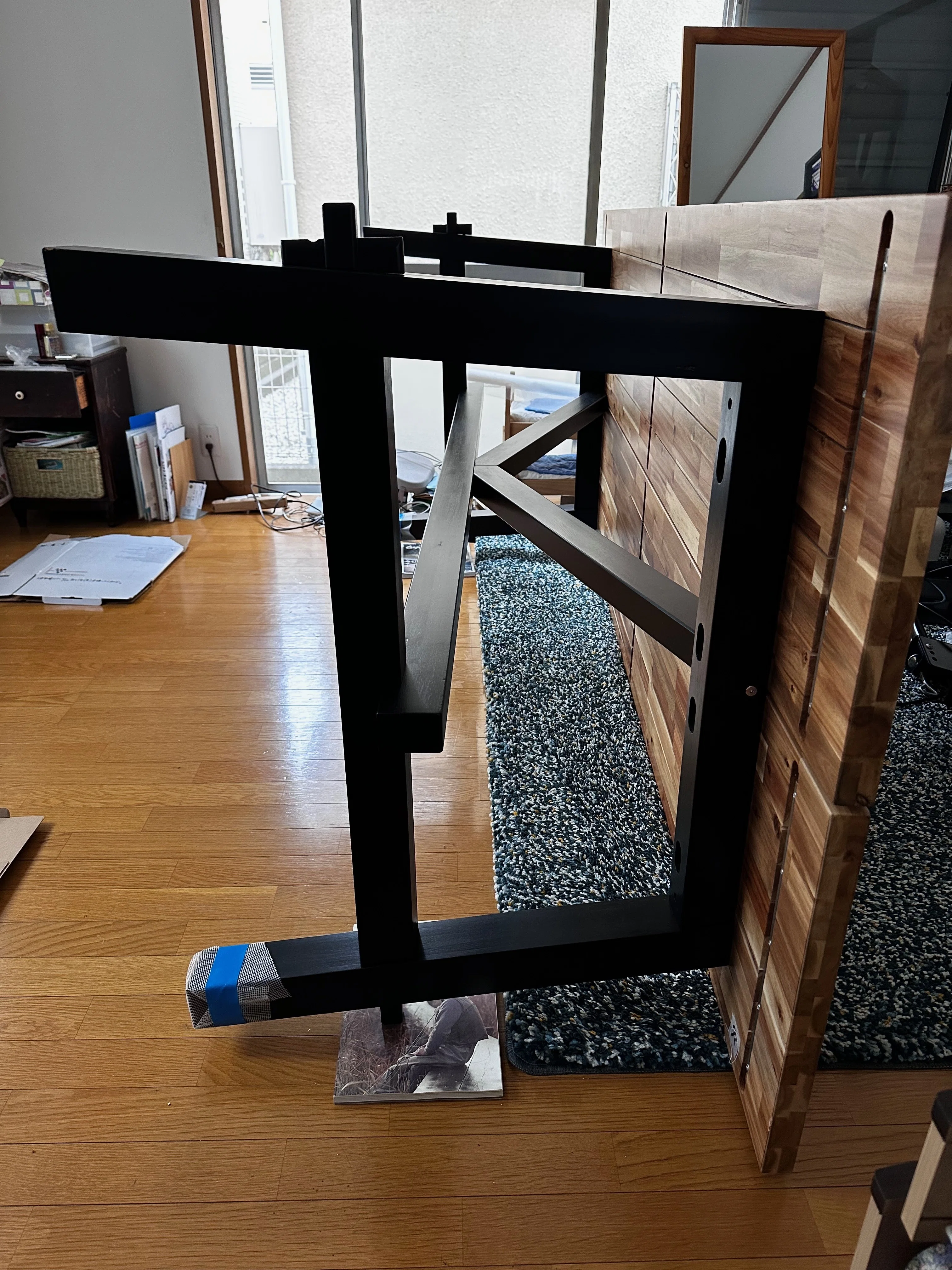 IKEAの特大テーブルをひとりで組み立てる｜甘さより塩気