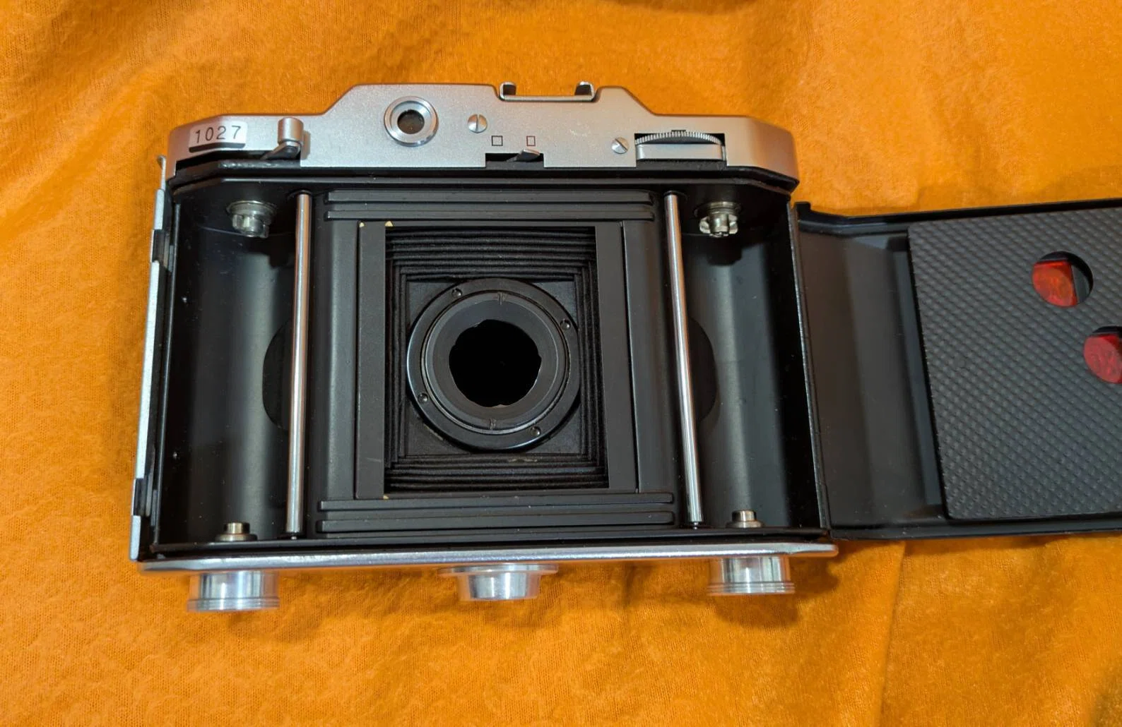 蛇腹のフィルムカメラは夢がある｜のりまゆげ沖漬け