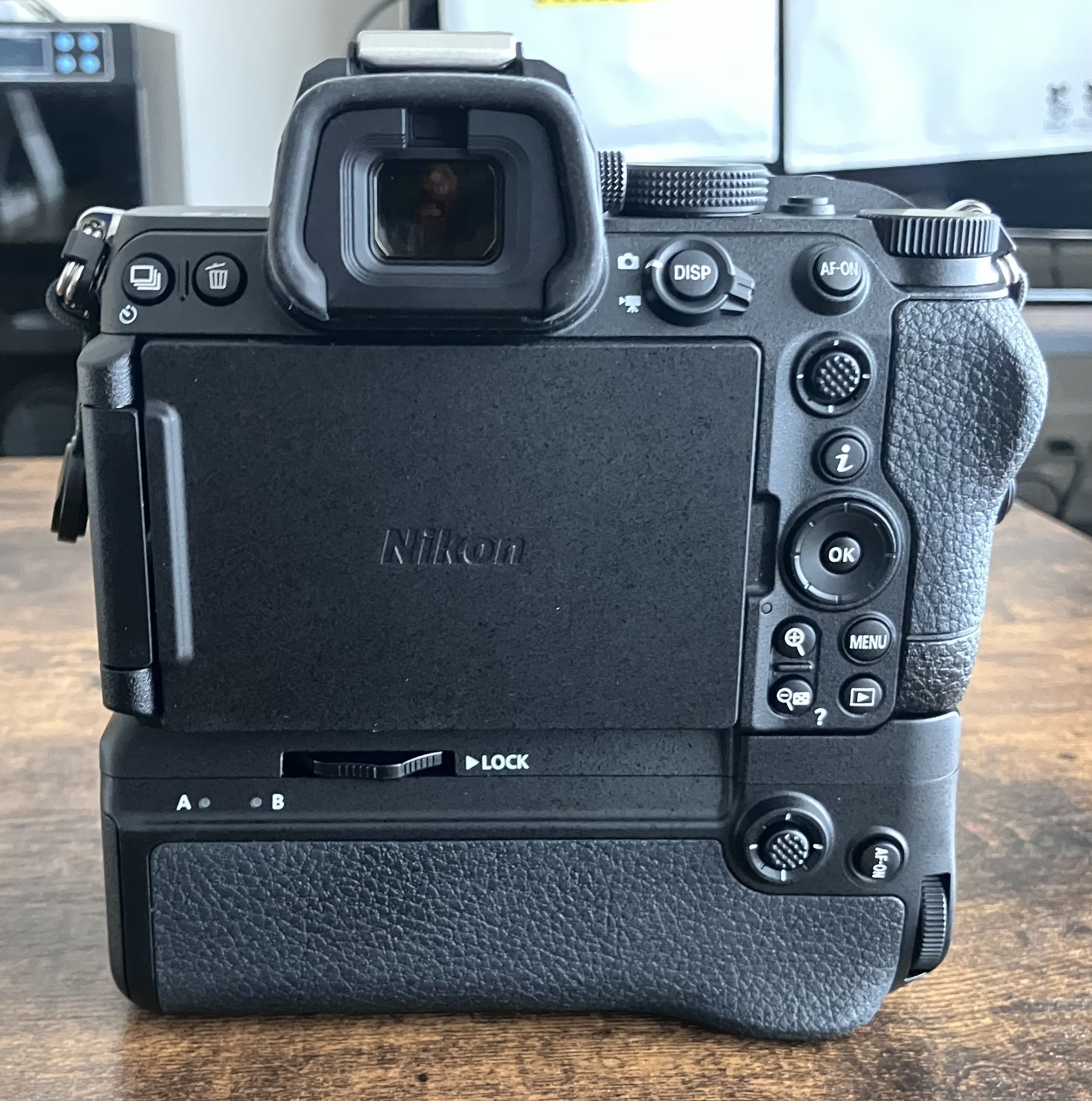デジタル一眼 Nikon - Nikon MB-N11 Amazon | Nikon マルチパワーバッテリーパック MB-N11 | カメラ