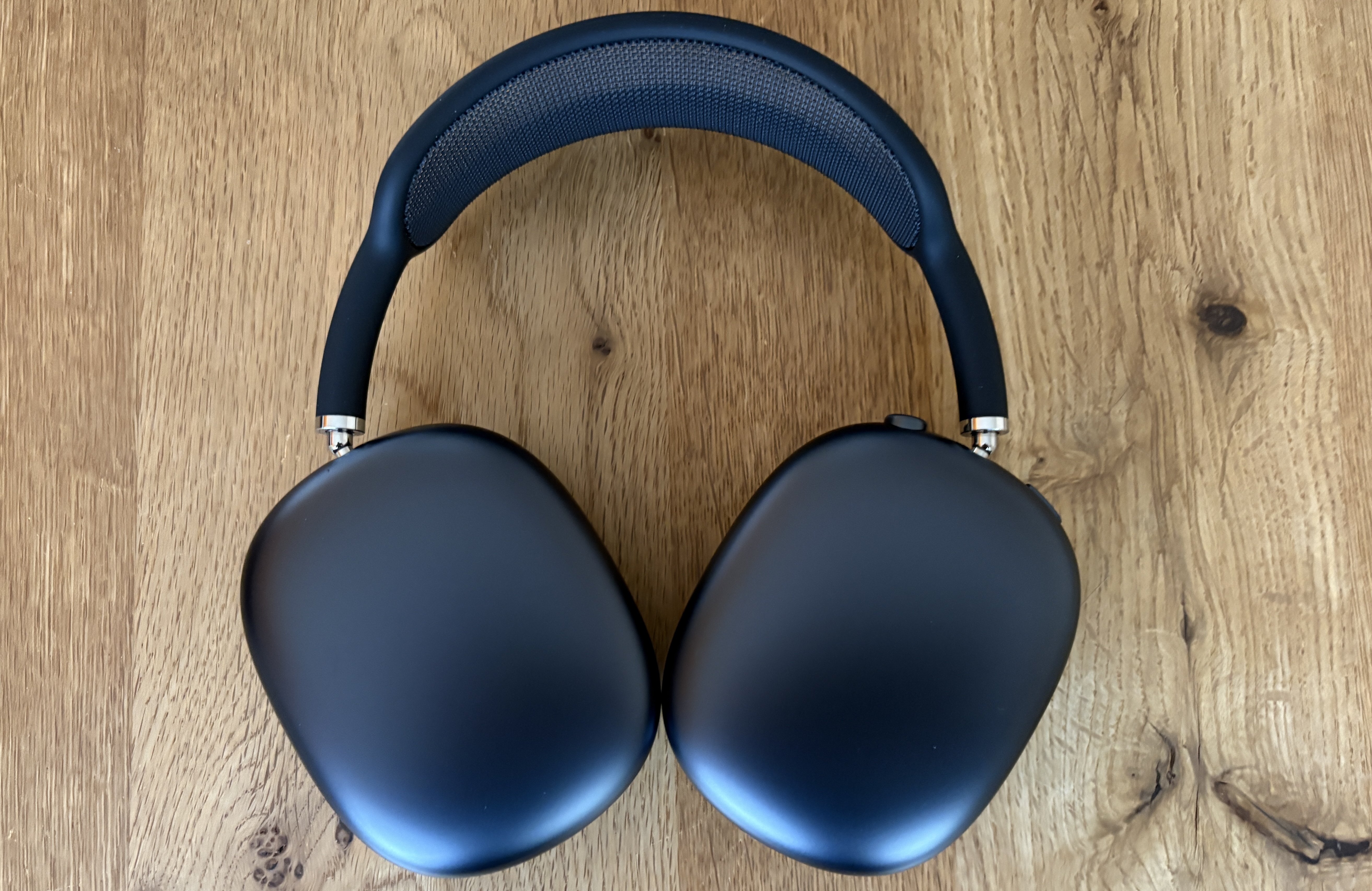 8万円の投資で、人生が“ゾーン”に入った。AirPods Maxガチレビュー｜Kino