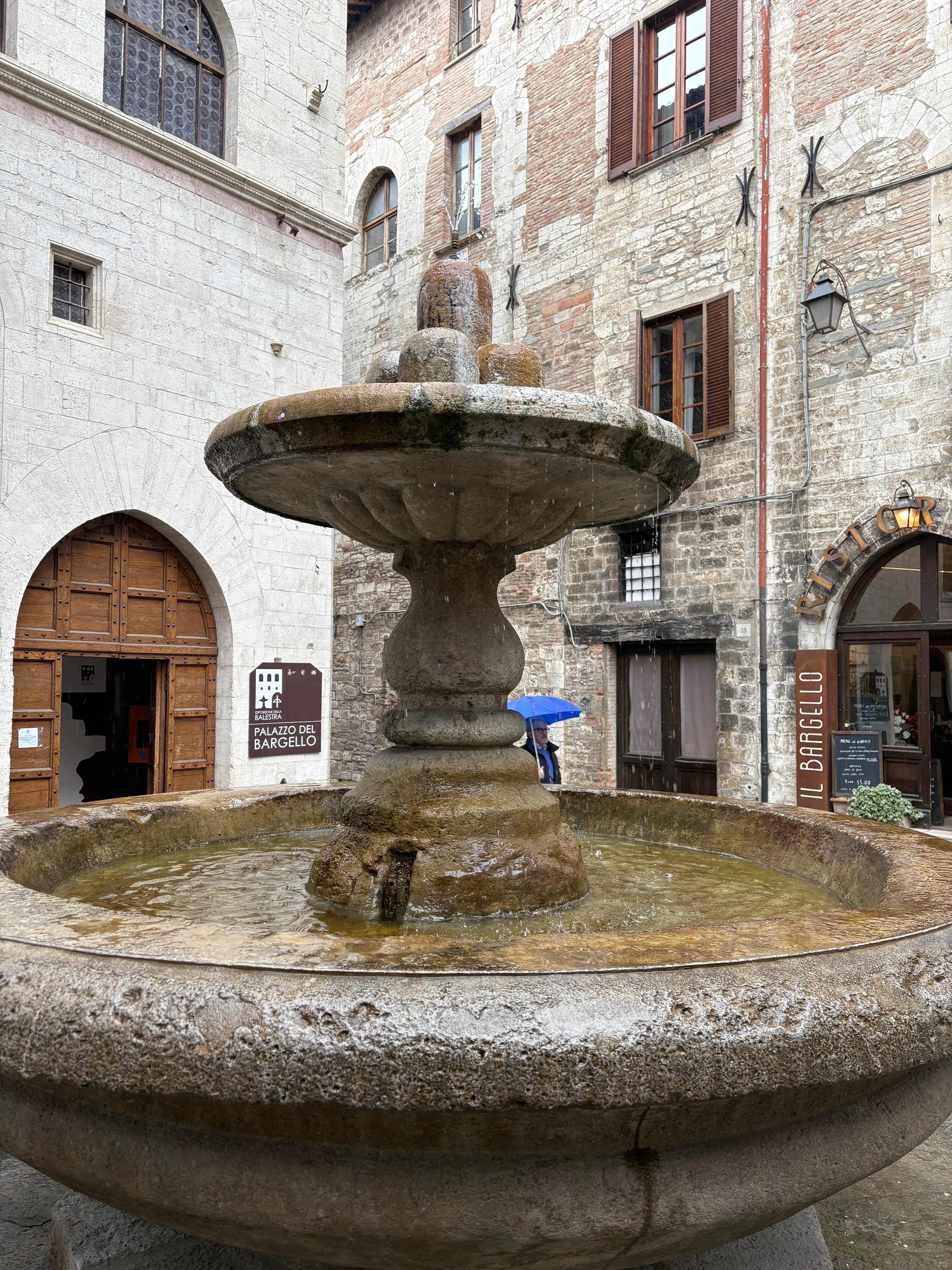 イタリアぼっち旅④ グッビオGubbio市街地 ｜さちこ