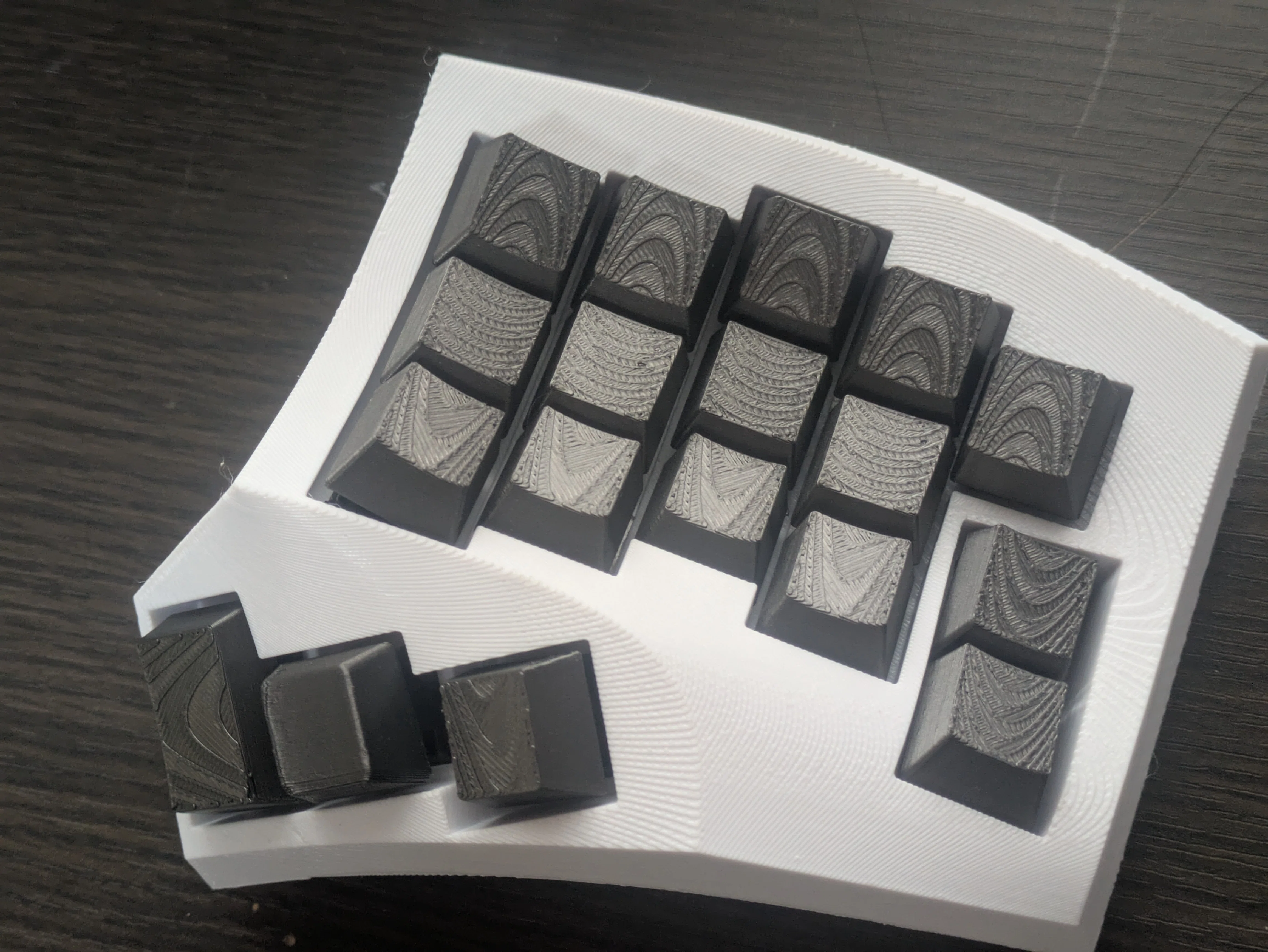 おさかなキーボード待機勢、自作キーボード沼に片足突っ込んでみた