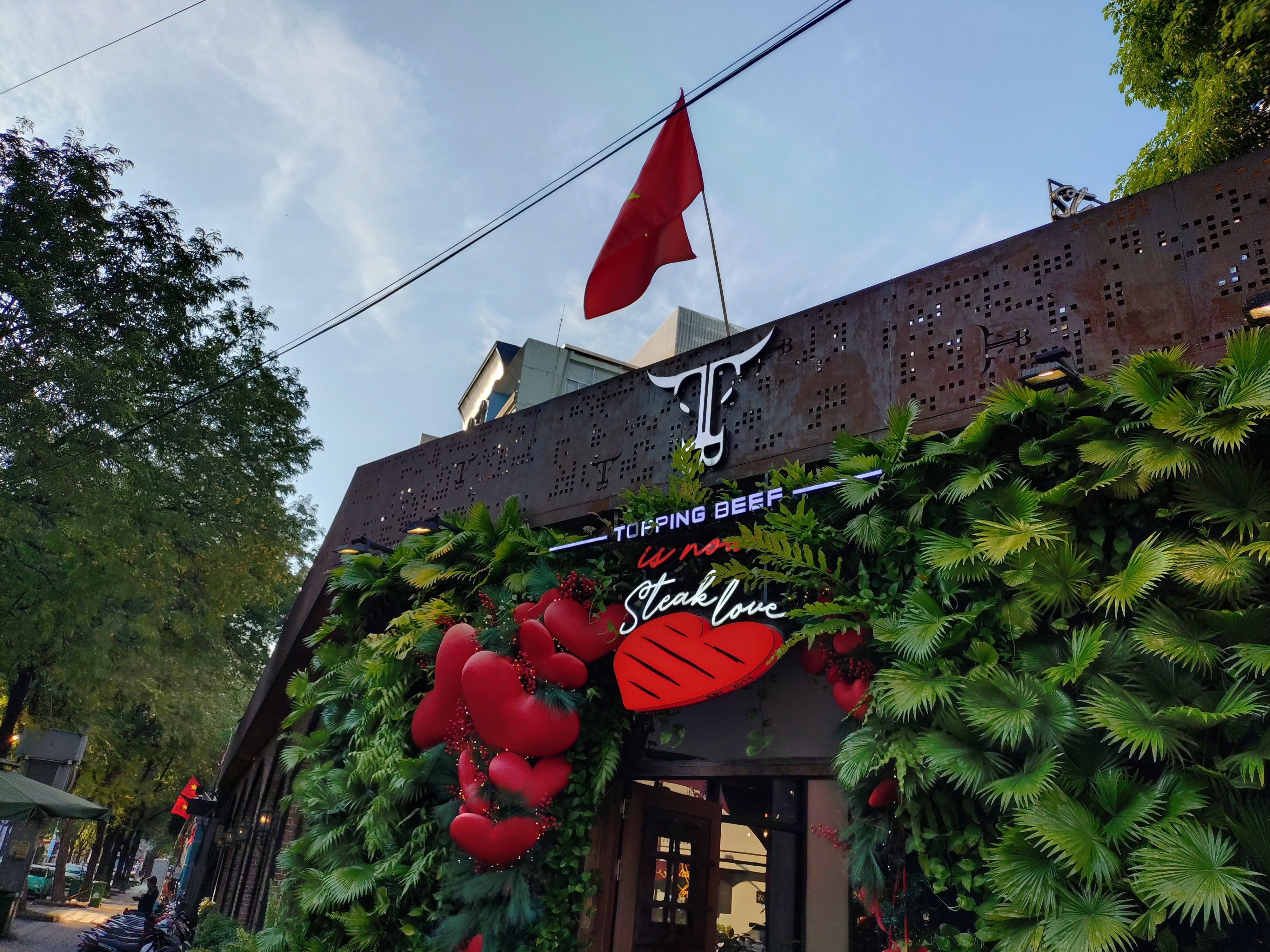 ステーキlove Topping Beef┃妻の誕生日に利用したホーチミンのステーキ専門店