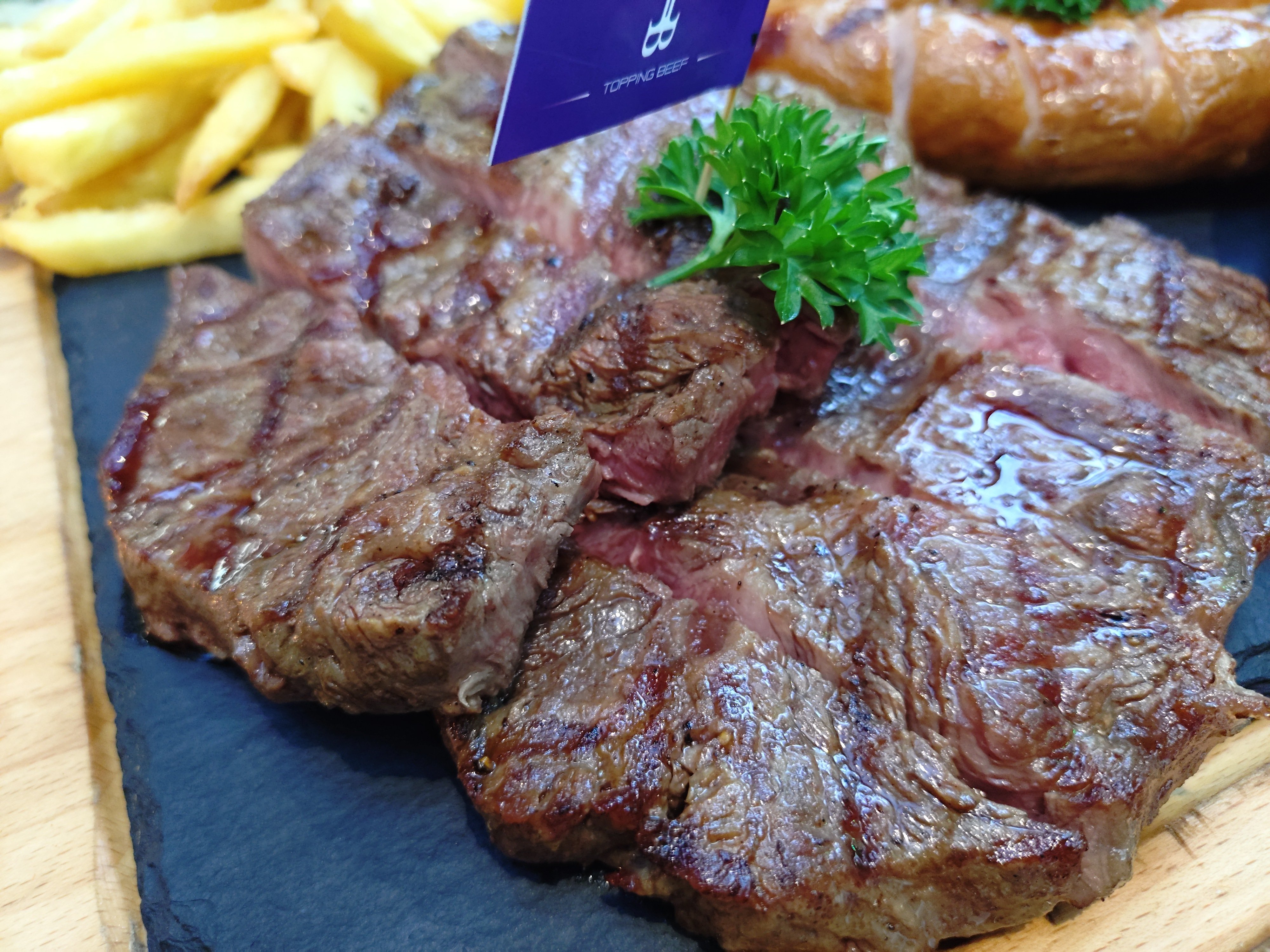 ステーキlove Topping Beef┃妻の誕生日に利用したホーチミンのステーキ専門店