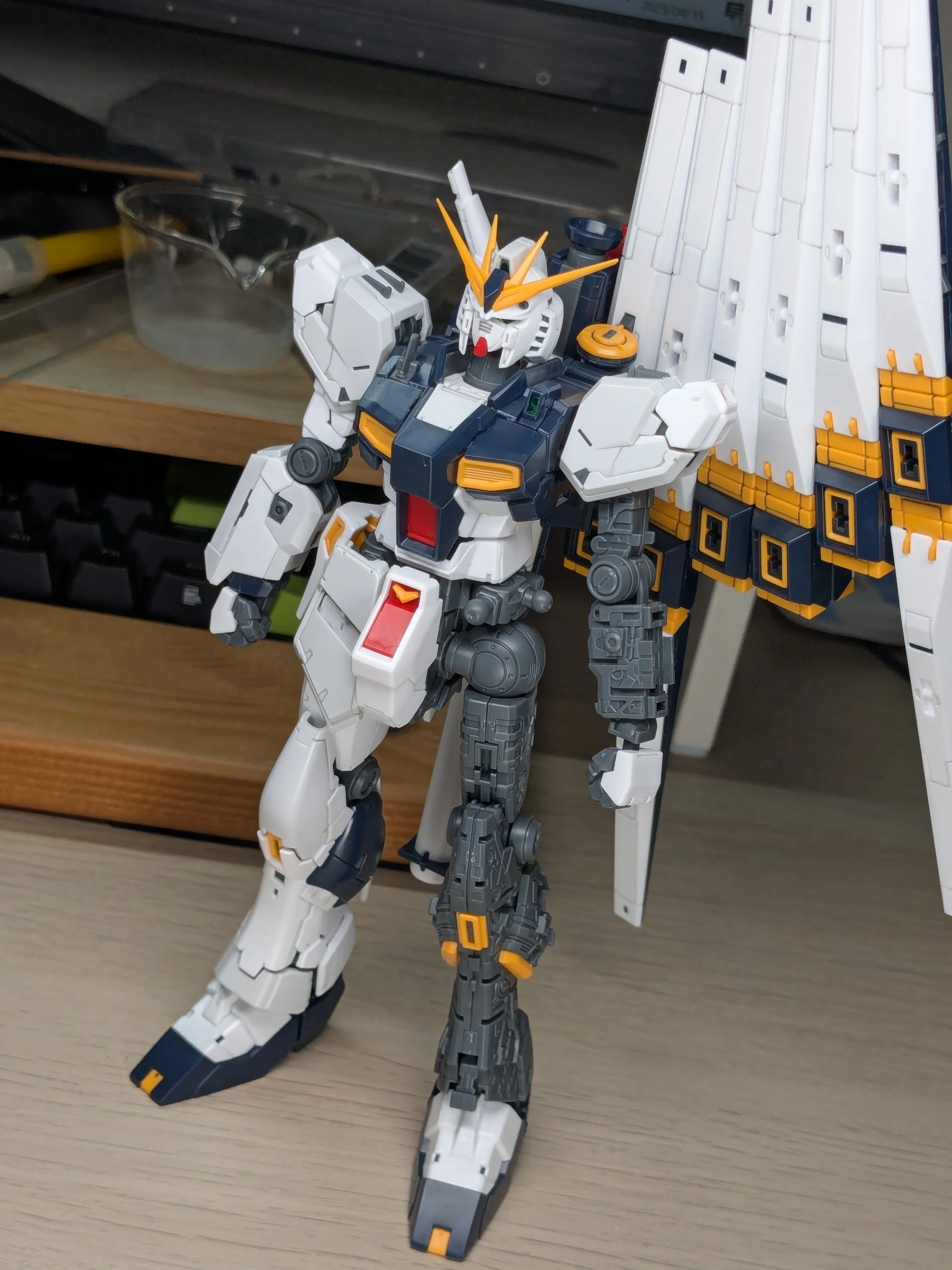 RGニューガンダム　台座付き　完全塗装品　ガンプラ完成品 RGニューガンダム全塗装｜buppigunさんのガンプラ作品｜GUNSTA（ガンスタ）