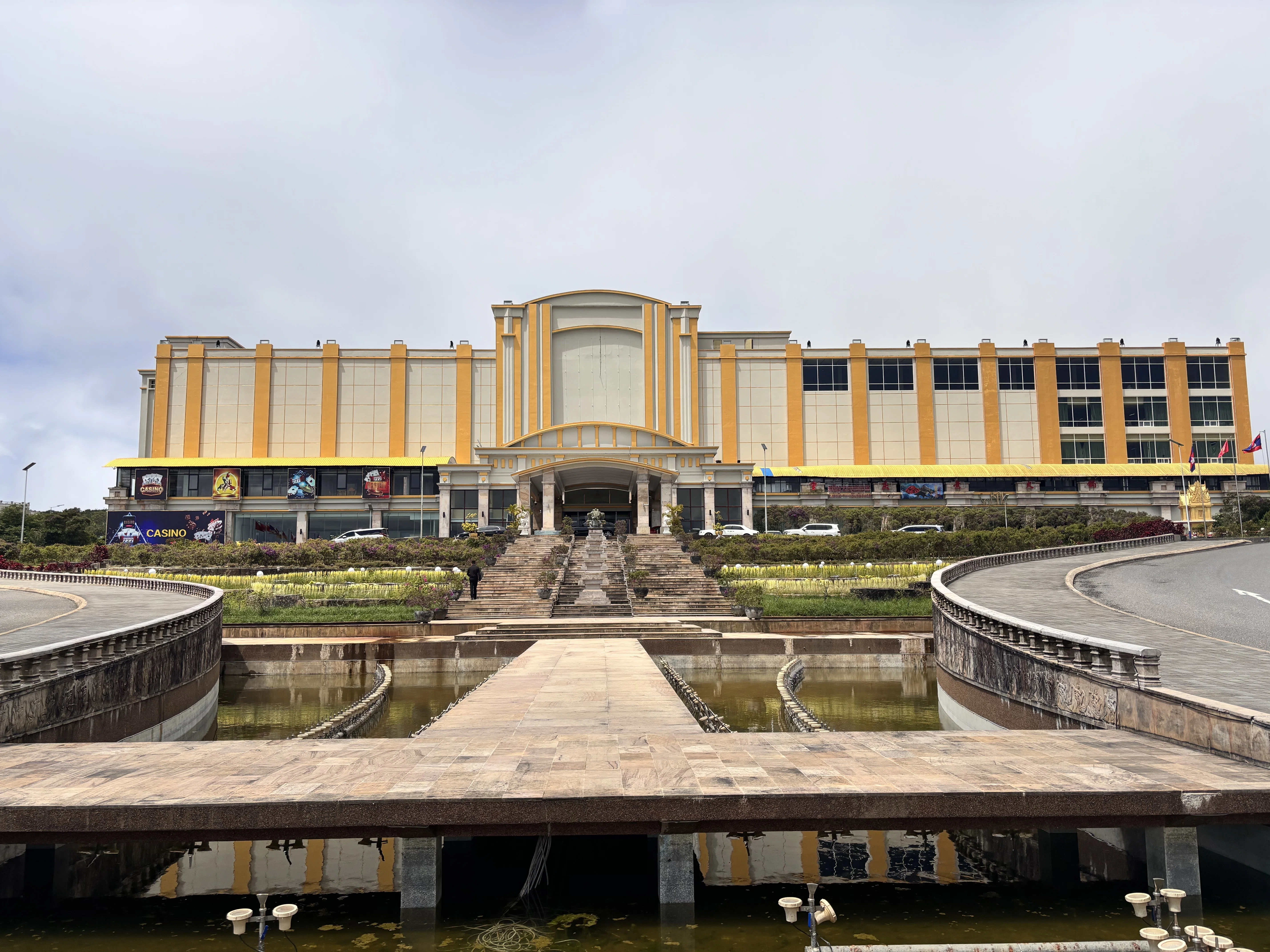 Cambodia：忘れられないカンボジアの国立公園｜アン/Ann Välinoro