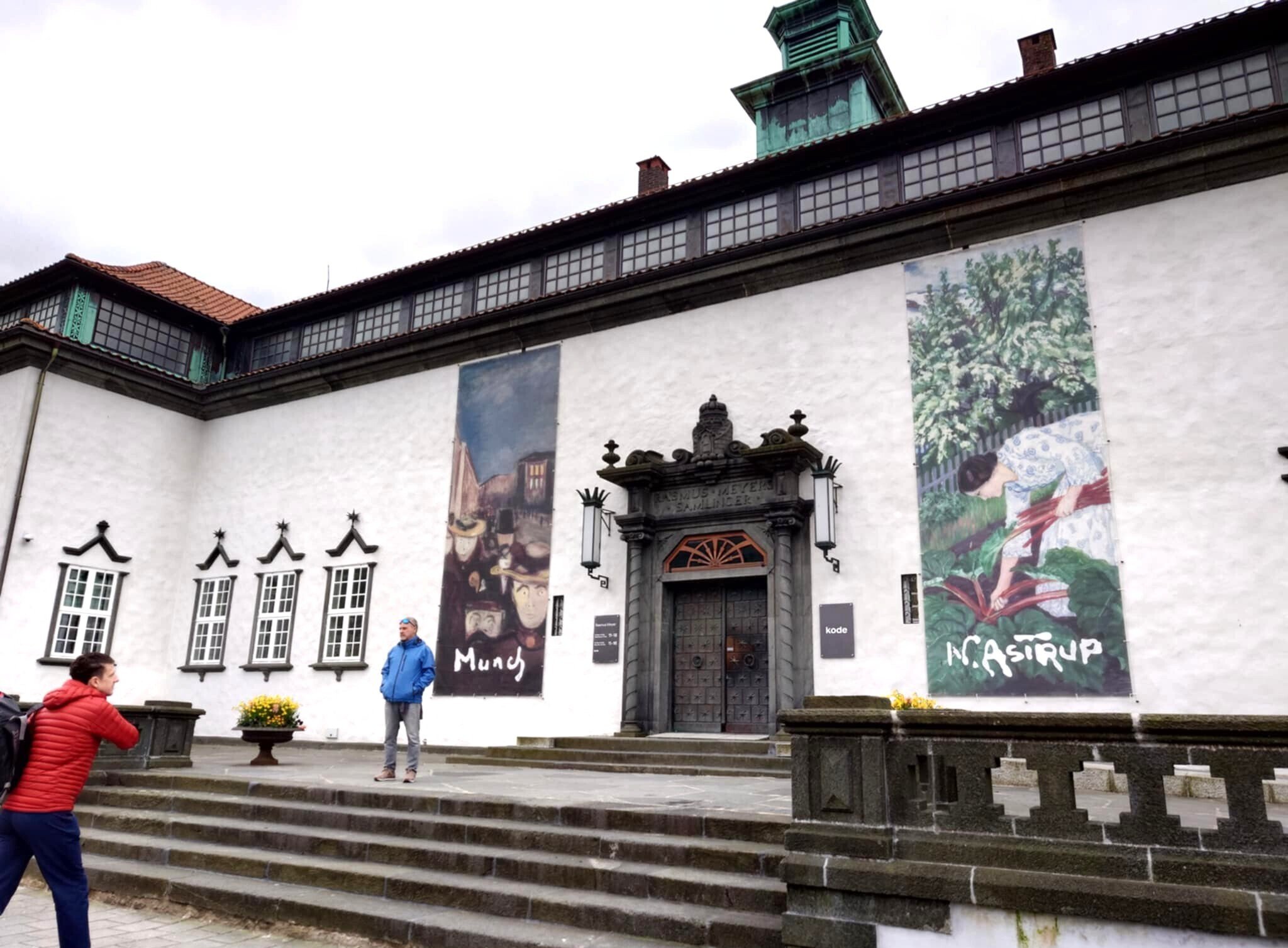 ノルウェー・ベルゲンで出会う、ムンクと桜。雨の日の美術館めぐり｜旅