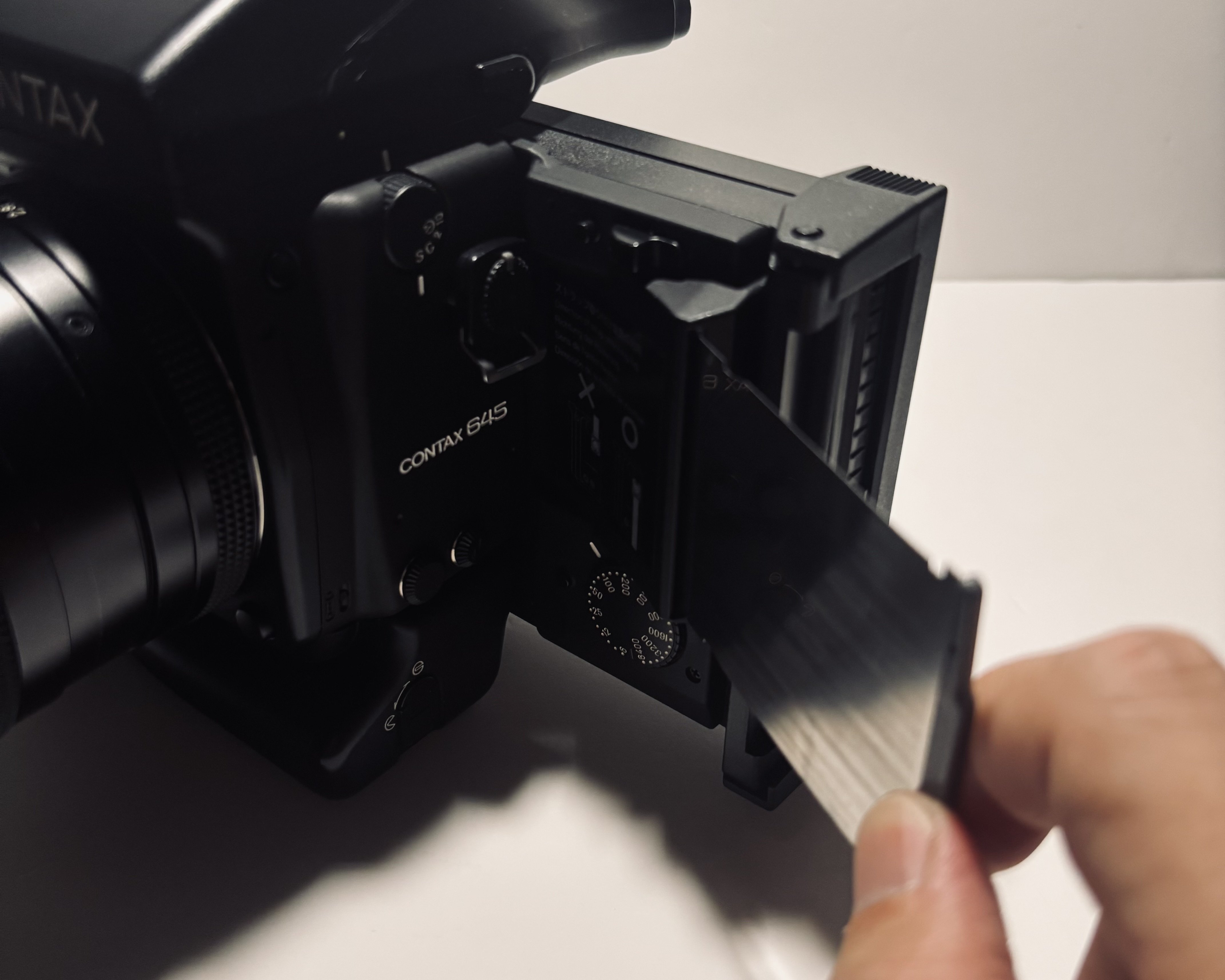contax645のポラロイドバックを買って黄昏れること｜Takumi Ikeda