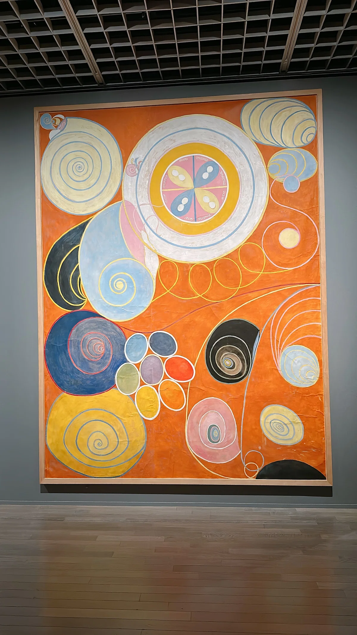 ヒルマ・アフ・クリント展｜“飾れなかったポストカード”─色彩が喚起 
