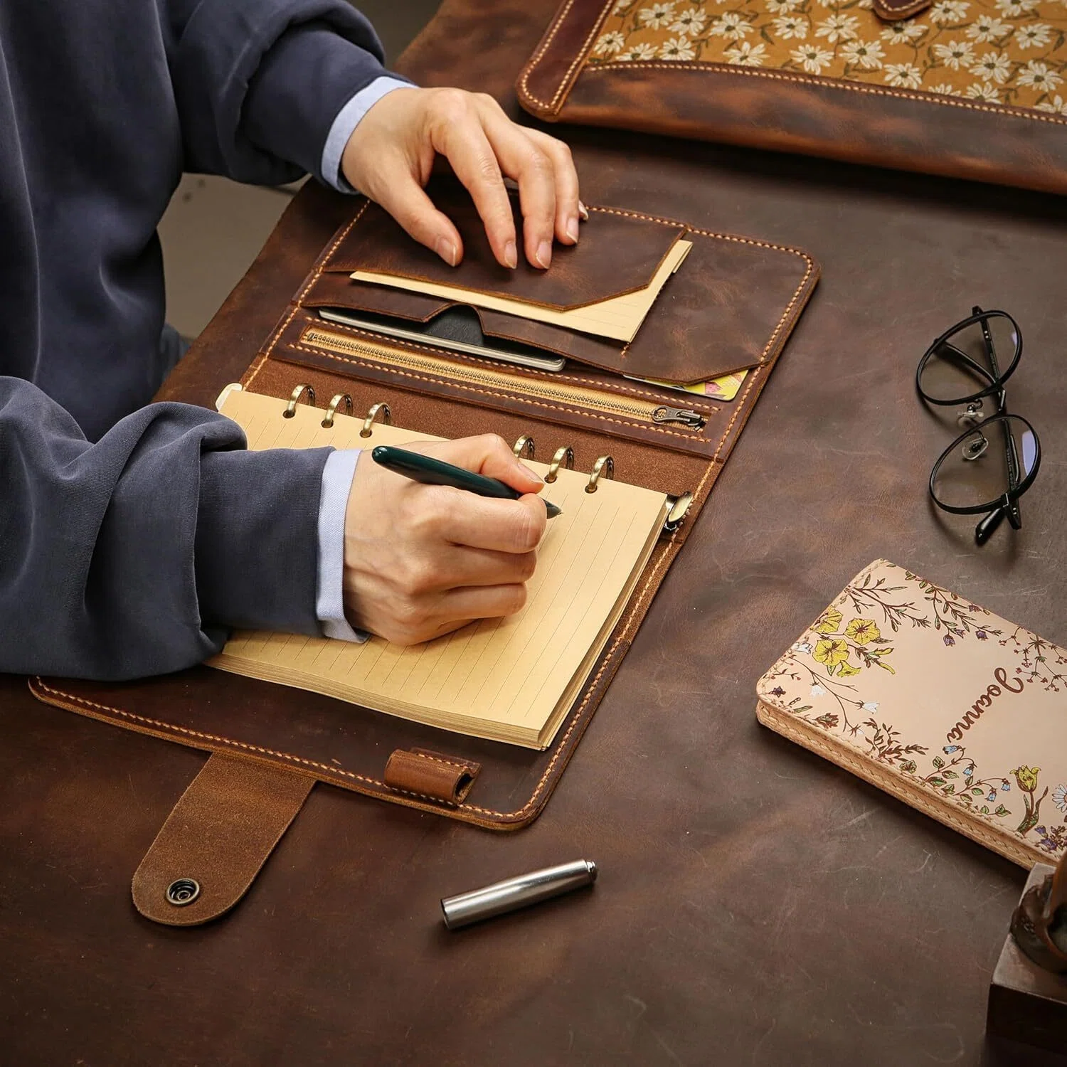 ハンドメイド】A5本革システム手帳の手作り｜Julie
