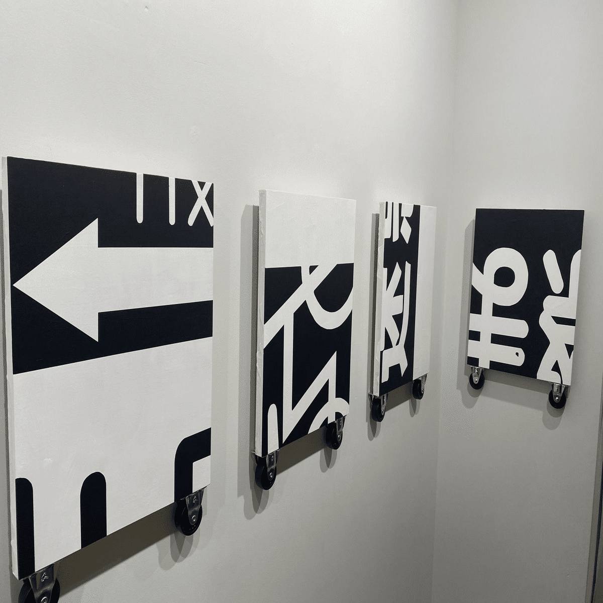 TYM344：静止する絵画と移動する画家｜山田 はじめ