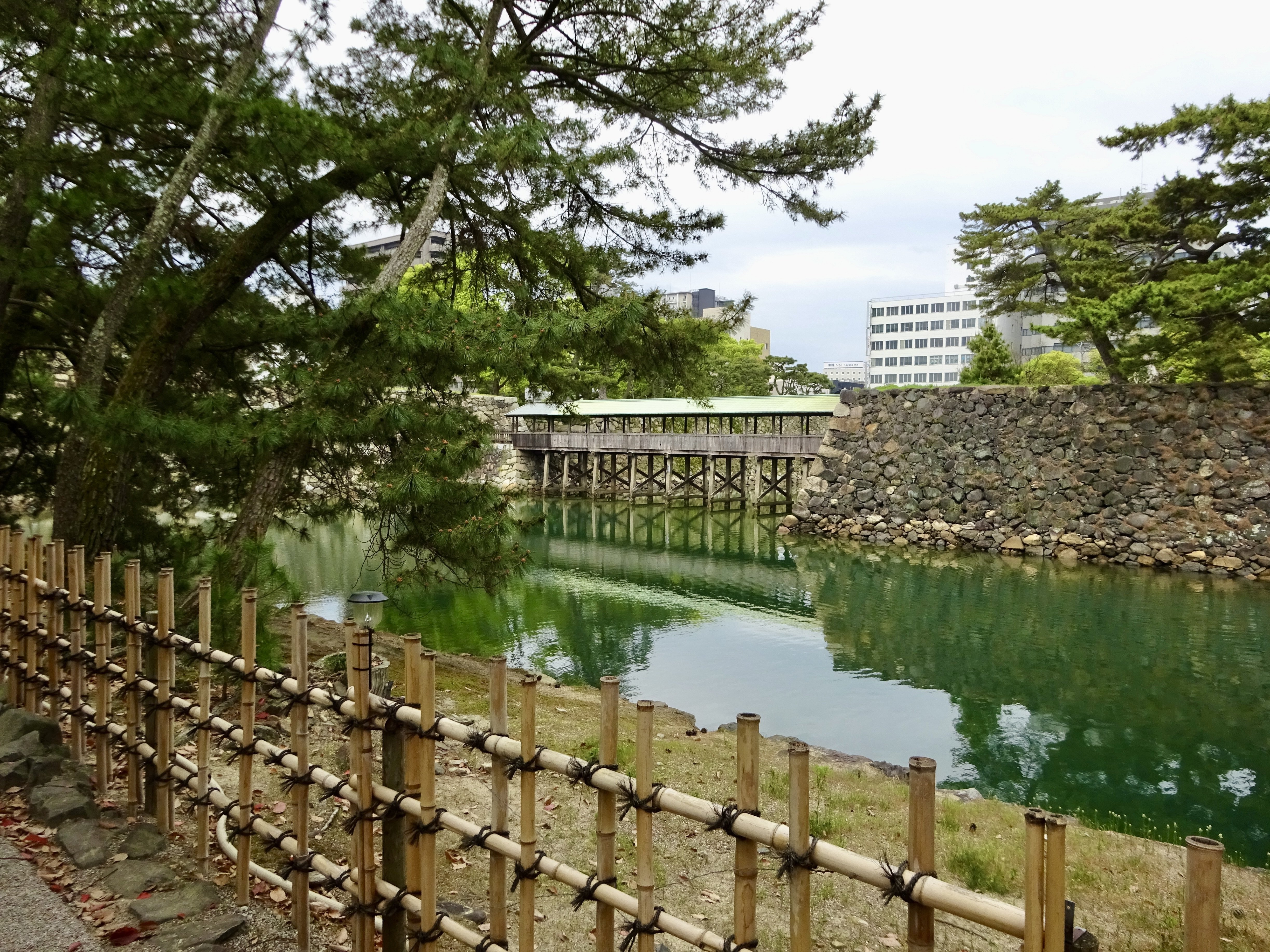美品 1960年代前半◆スキー場 志賀高原、草津、瀬戸瀬山他 ピンバッジ計34個 サクッと読める瀬戸芸2025レポ】春会期・瀬戸大橋エリアと大島編｜neo