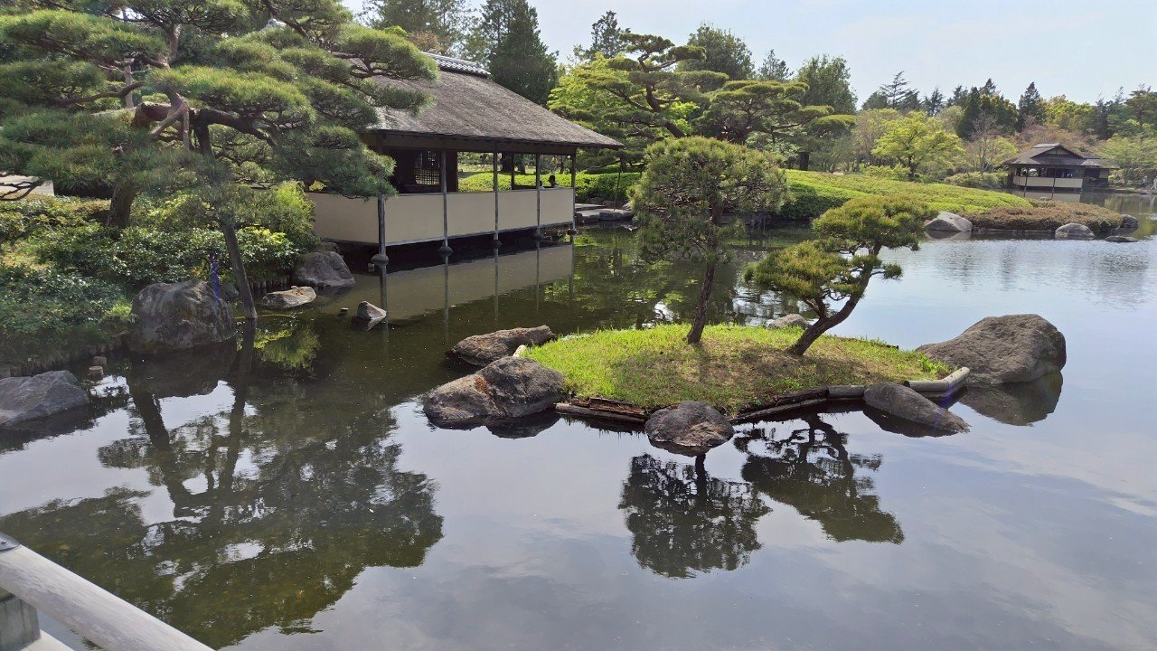 足立美術館 日本庭園と近代美術 | 山陰中央新報社 |本 | 通販
