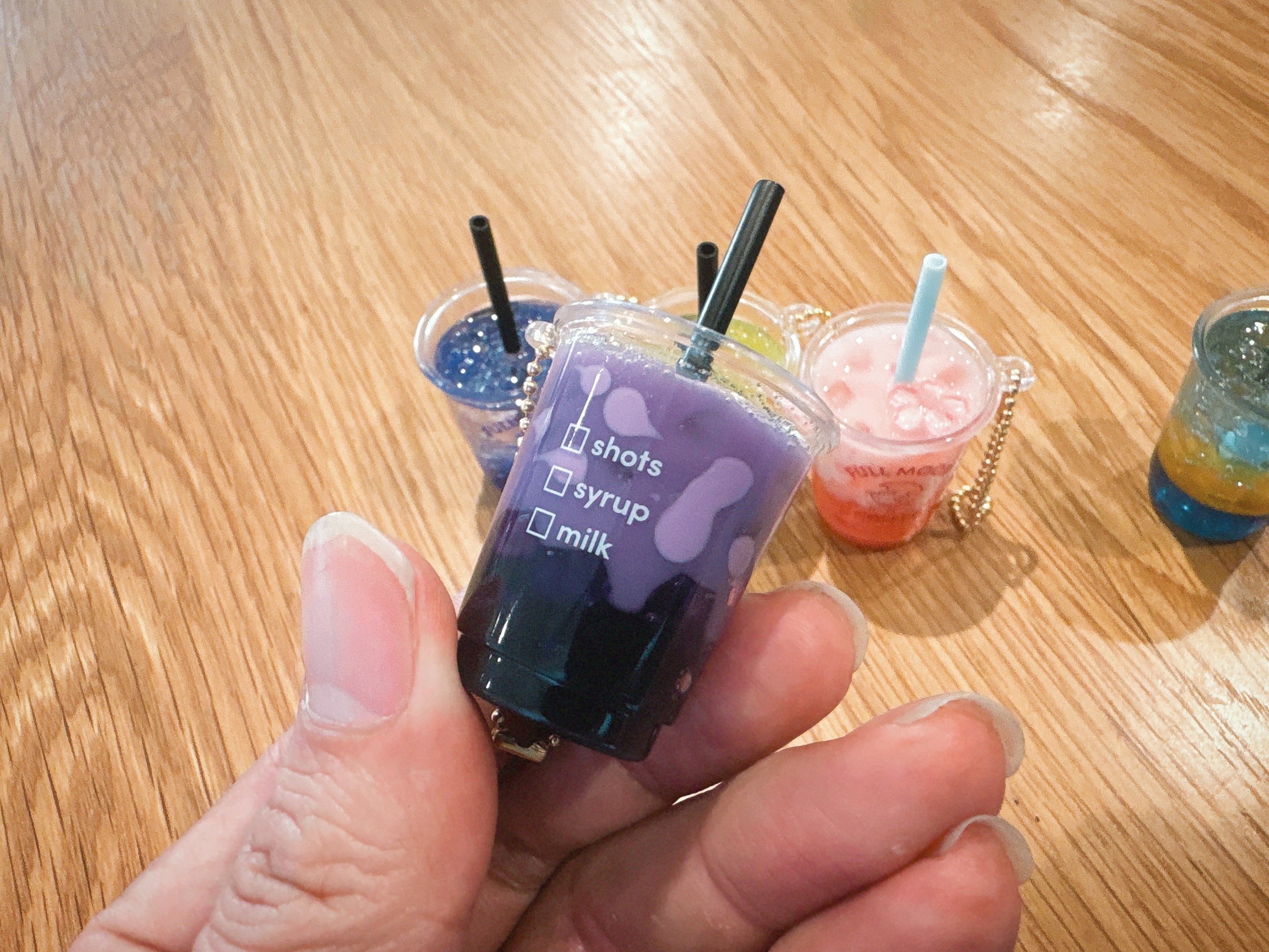 ソフトドリンク akkochan 新作ガチャ：テイクアウトアイスドリンク｜桜田千尋