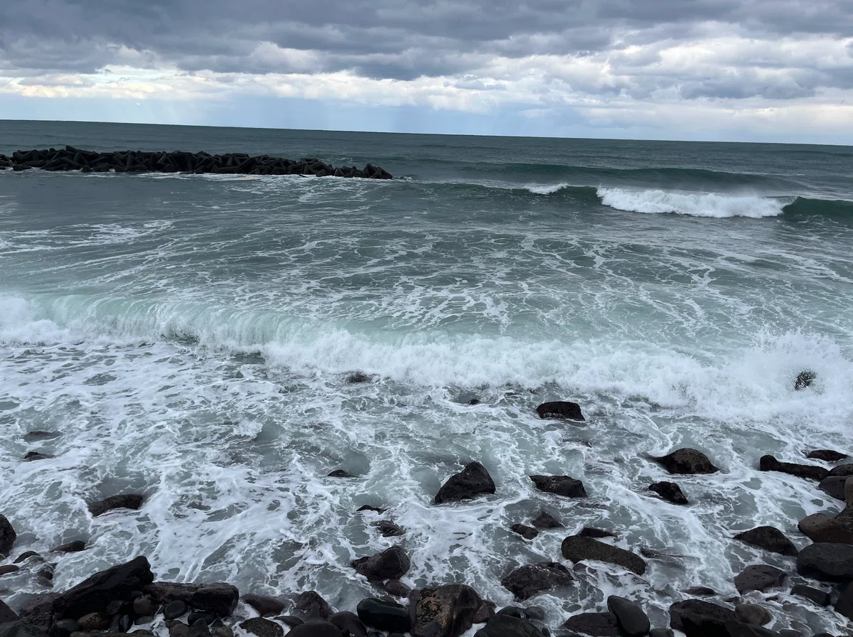 まずは確信翡翠をひとつ拾え。話はそれからだ。（翡翠を探す旅 part8