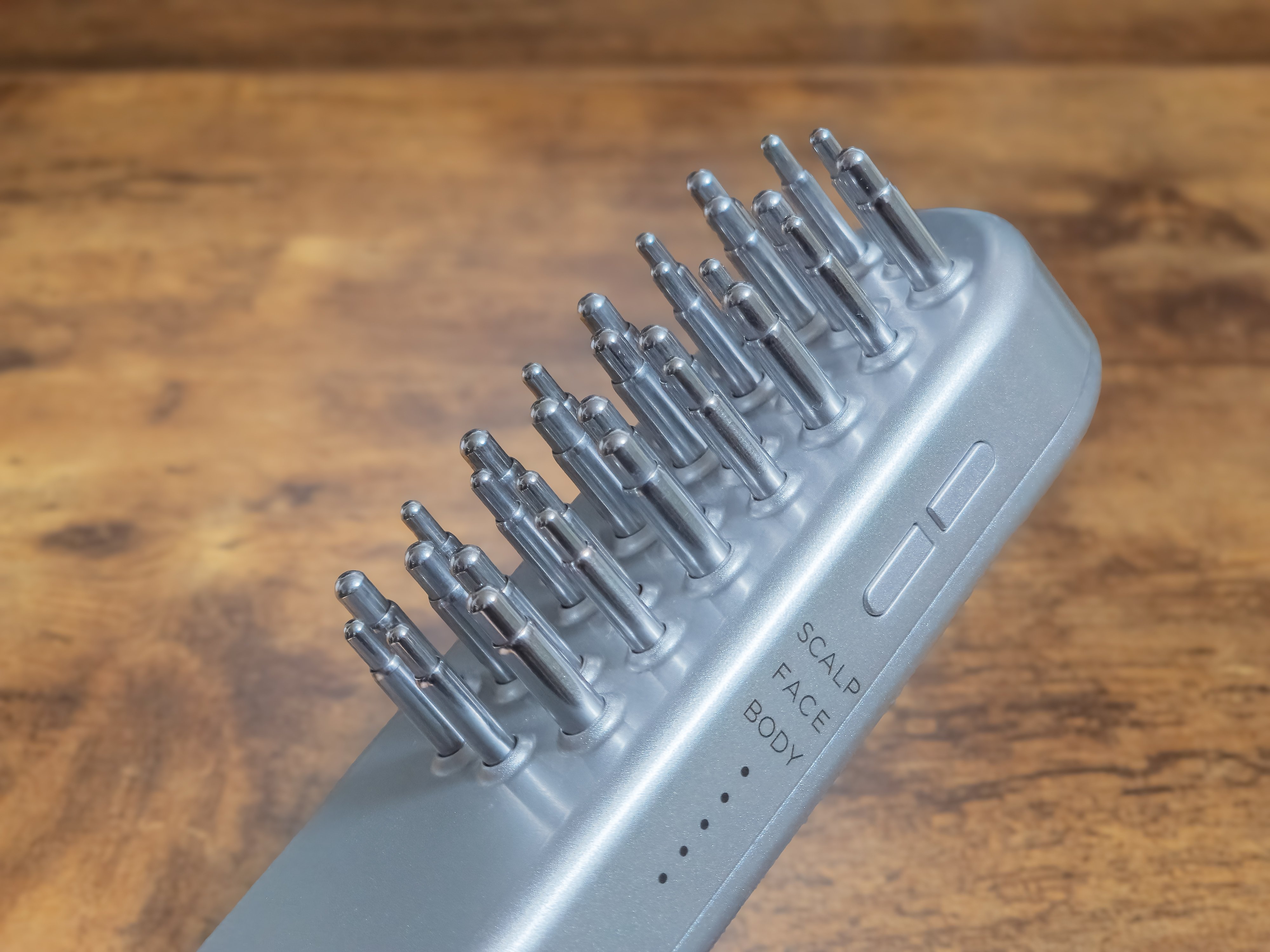 ガジェットレビュー】はじめての美顔器。 │ SALONIA EMSリフトブラシ