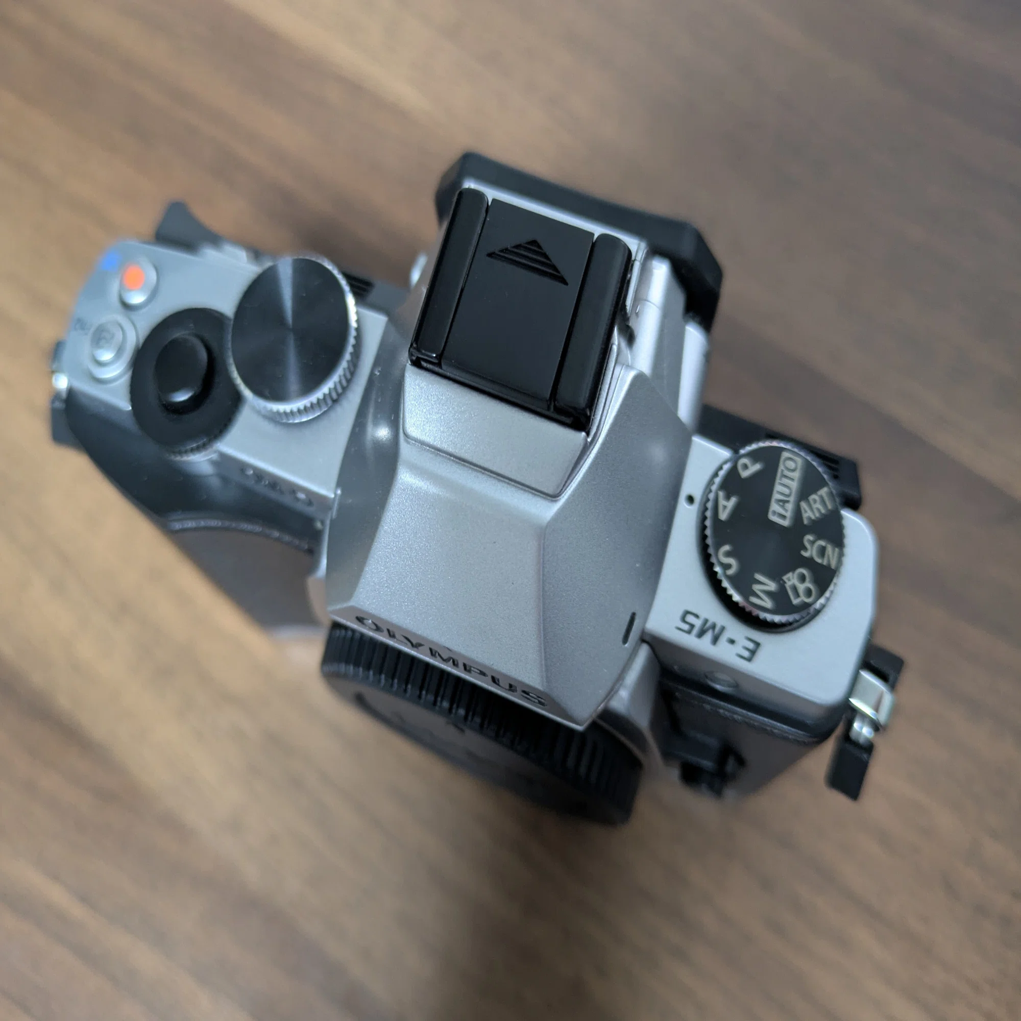 いまさらOLYMPUS om-d e-m5(初代)を買いました｜てるる。
