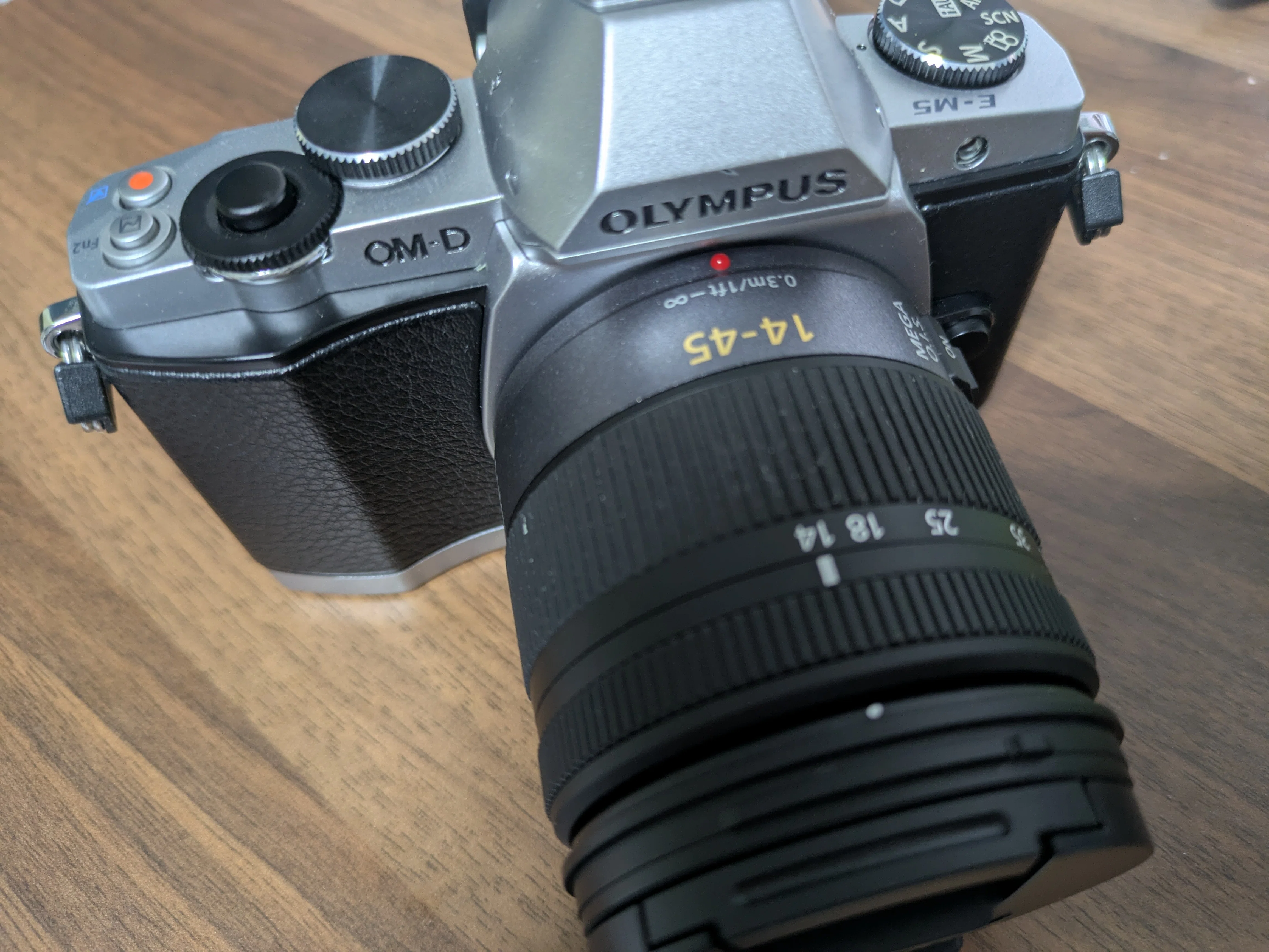 いまさらOLYMPUS om-d e-m5(初代)を買いました｜てるる。