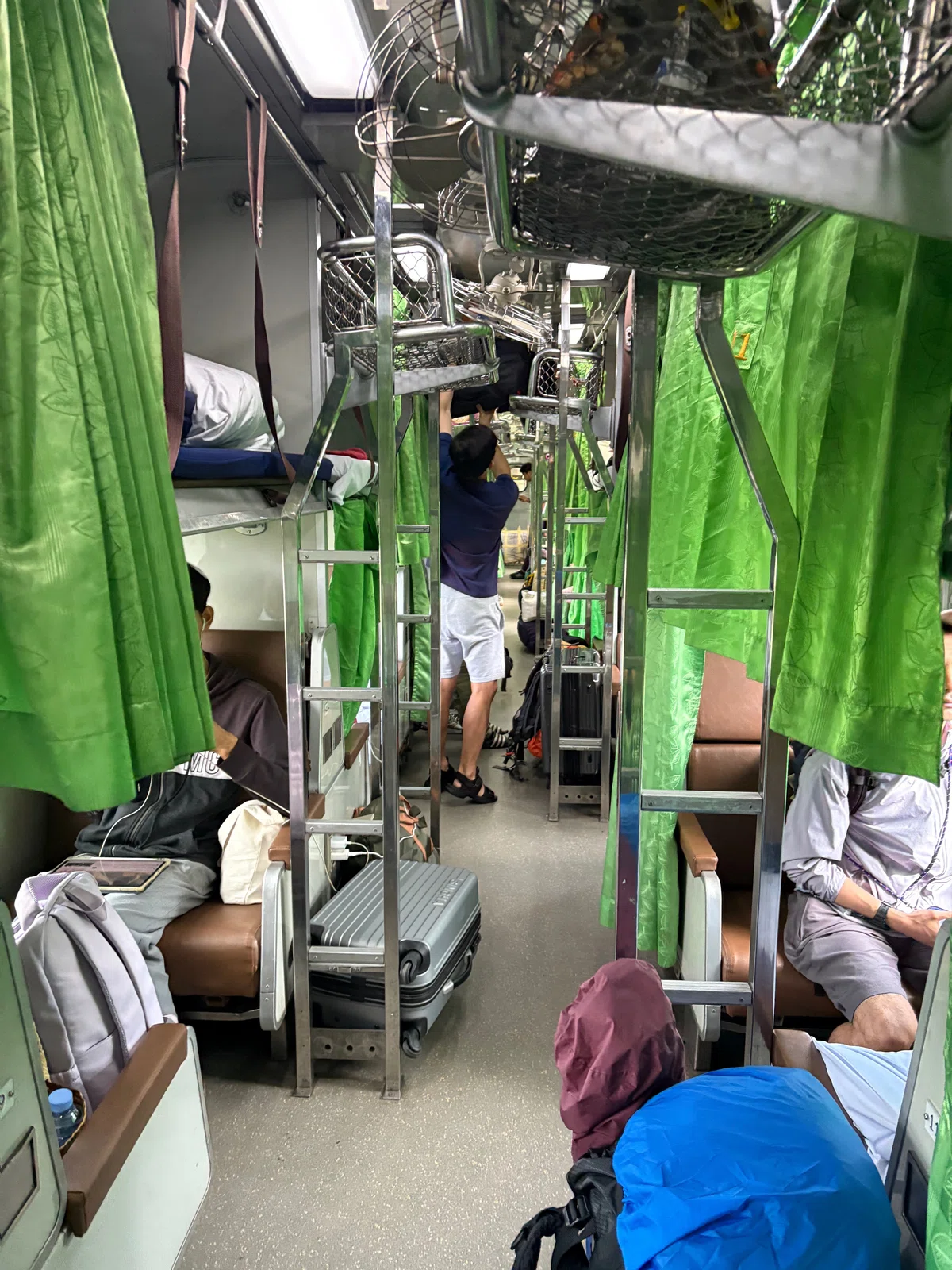 [Third Trip Around the World as a Couple (Tentative) Day 4] 21-hour ...