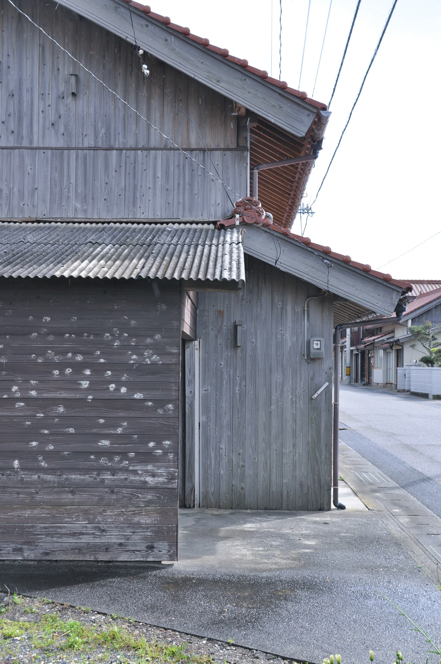 赤い屋根が語る、山陰の風土と記憶──石州瓦と出雲のつながり