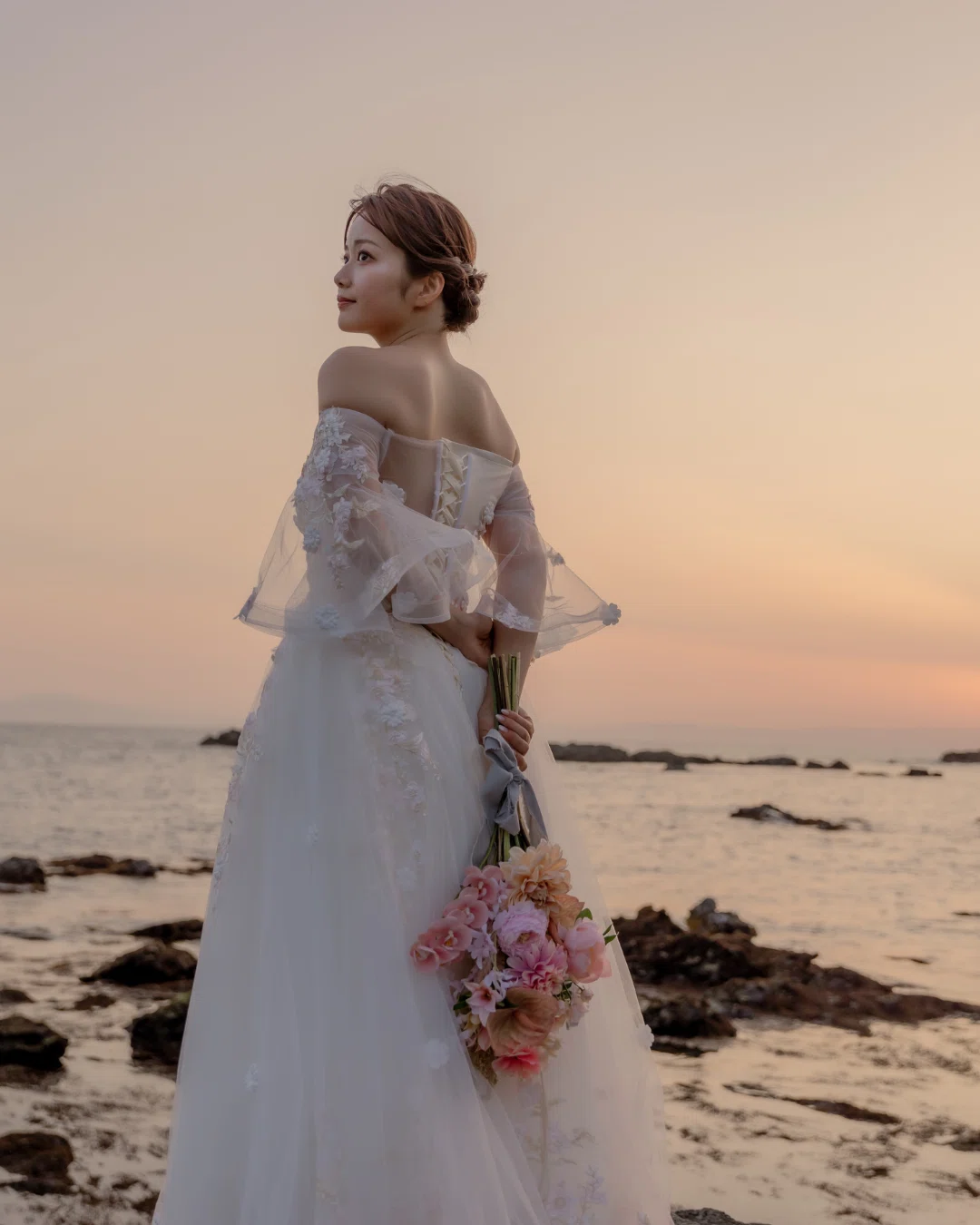 結婚式前撮り】ヘアチェンジのタイミング＆コツまとめ📝｜THE STORY