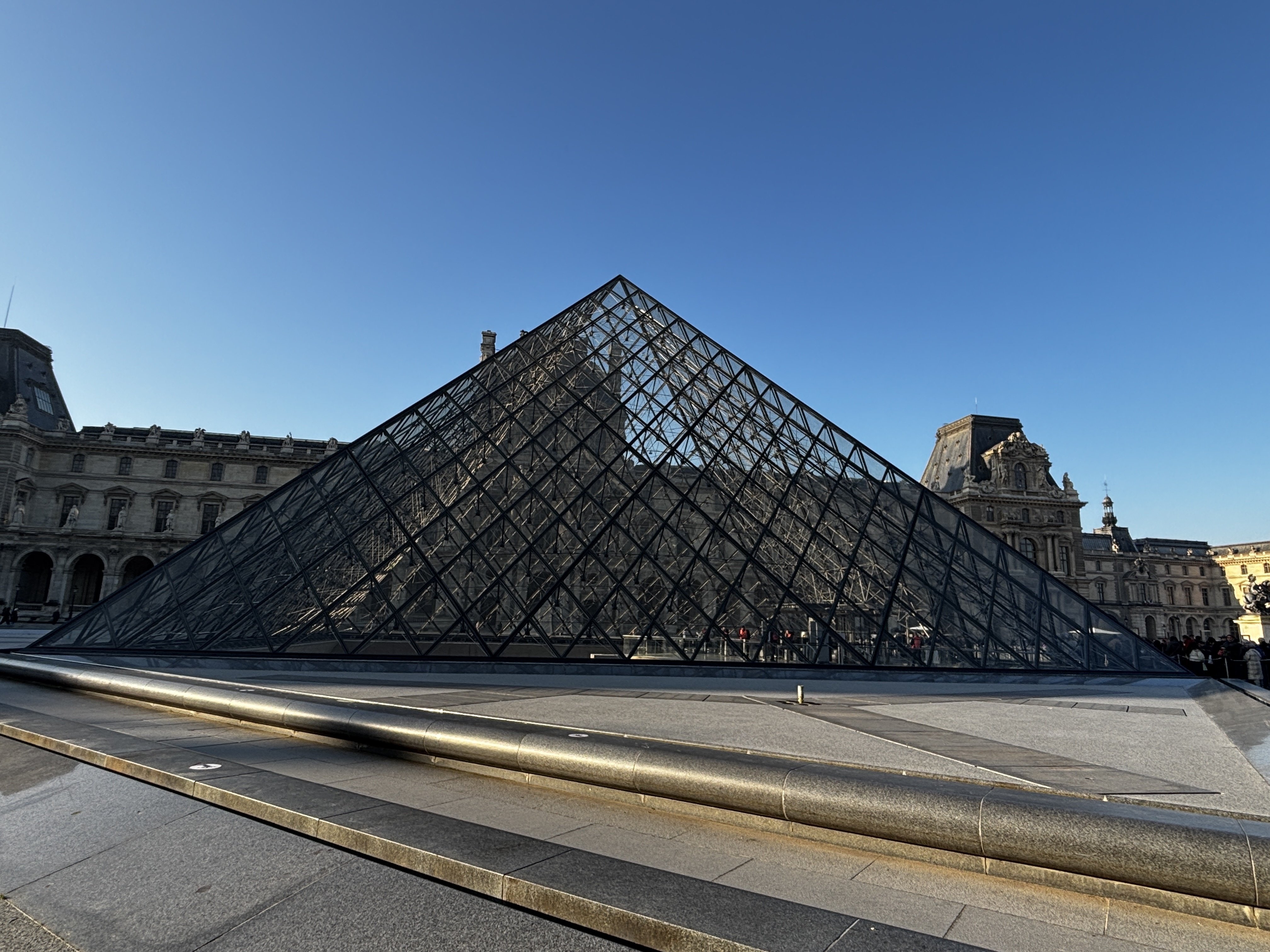 ルーブル美術館 | LUMIX S9｜鈴木ユートピア