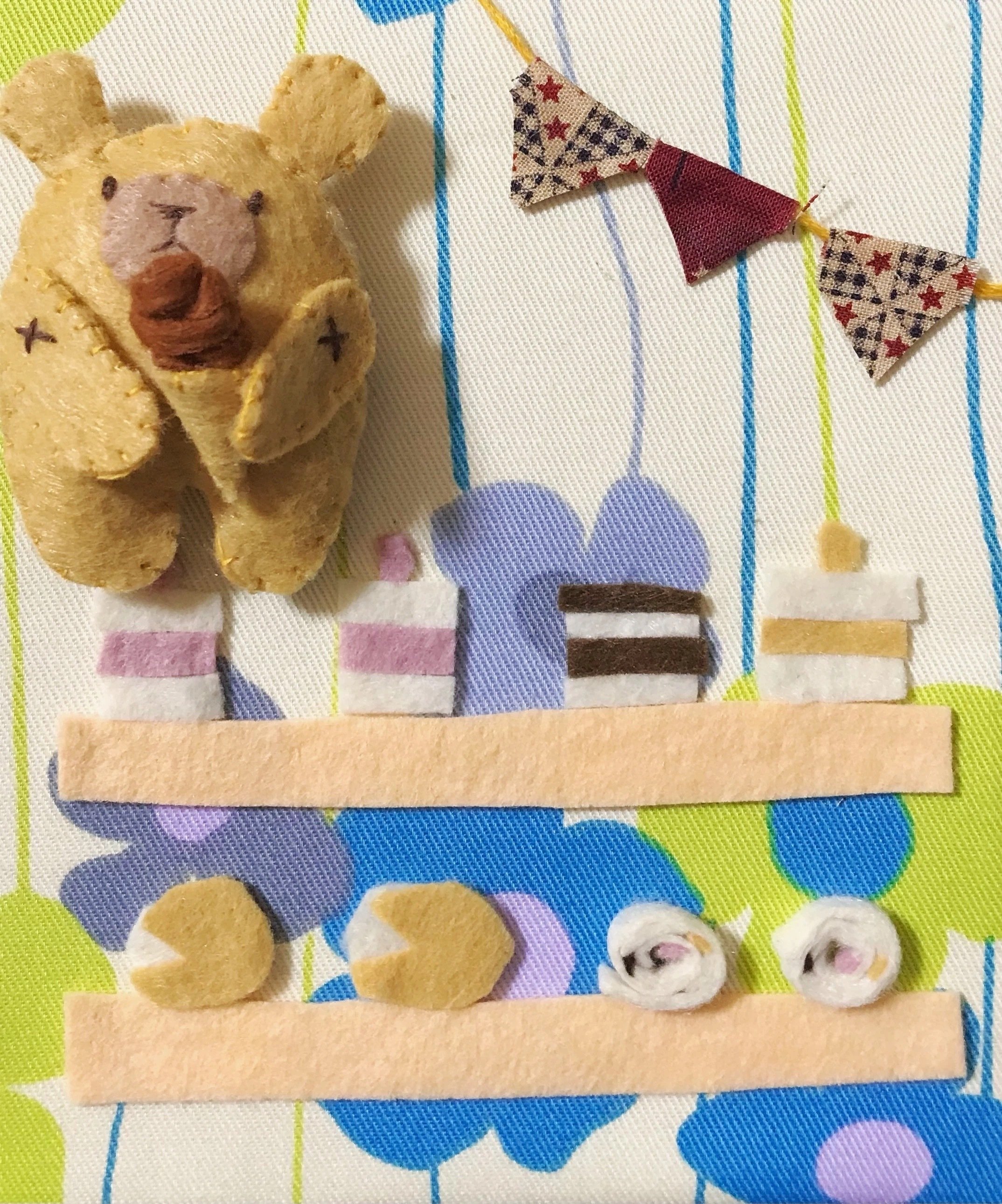 フェルトで作るちいさなお店屋さん まつぼっくり。｜えいみ