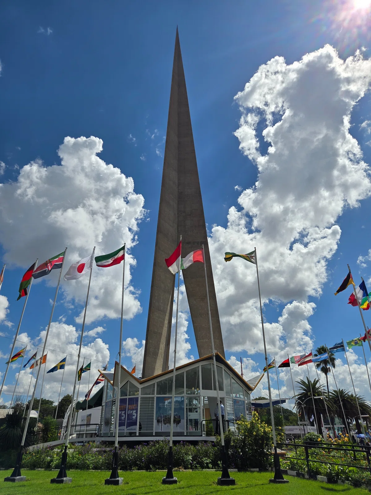Zitf Structures ジンバブエ最大の見本市”ZITF”レポート|次郎@Zimb