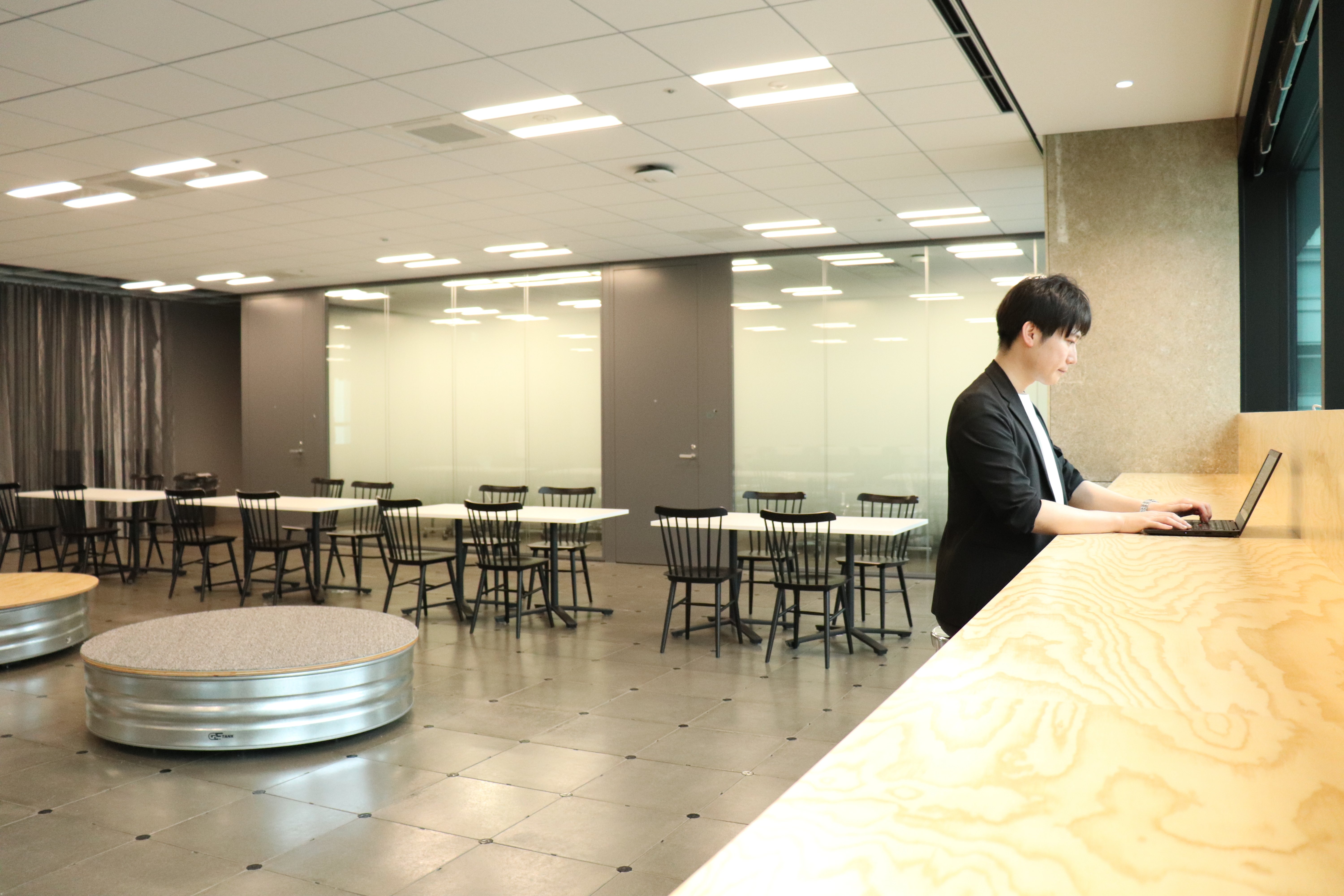 ゆうじ様製作依頼　外資系企業オフィスビル 積水化学工業大阪本社｜株式会社 スペース