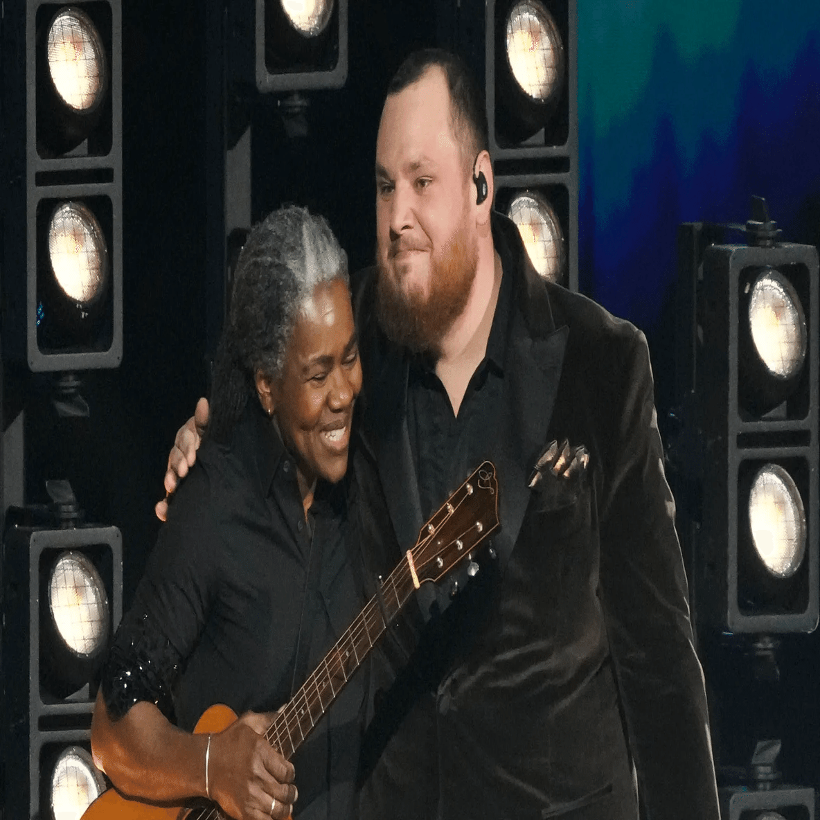 TRACY CHAPMAN/トレイシー・チャップマン Amazon.co.jp: TRACY CHAPMAN: ミュージック