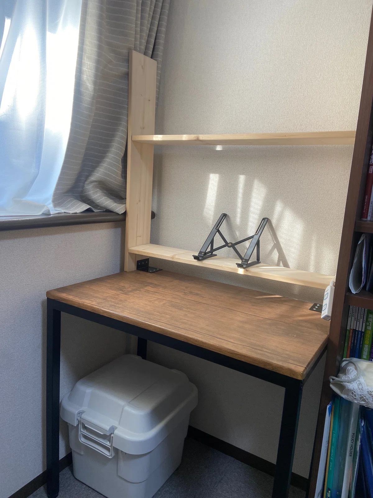 【DIY】机の上に棚を作った|でがらし