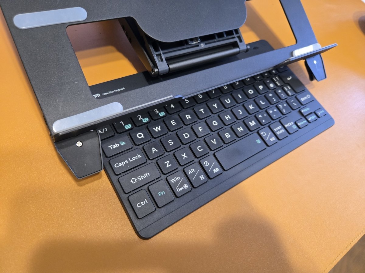 ST100A を進化させろ！3 つの既製品で作る“最強”液タブスタンド DIY｜ディーン・ロウ